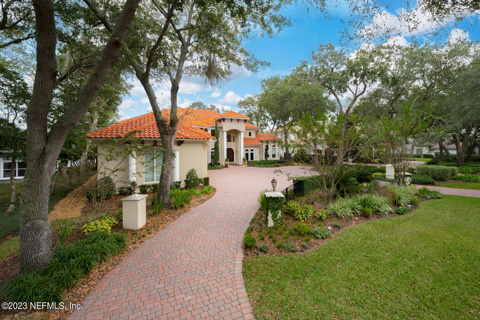 821 QUEENS HARBOR Boulevard