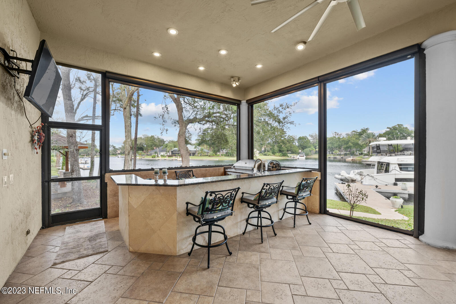 821 QUEENS HARBOR Boulevard