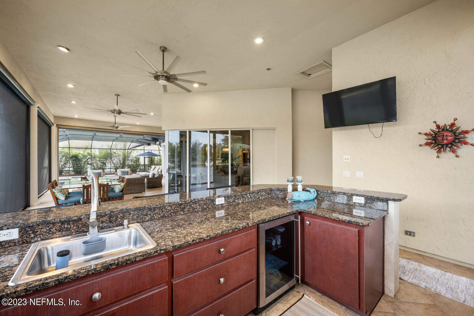 821 QUEENS HARBOR Boulevard