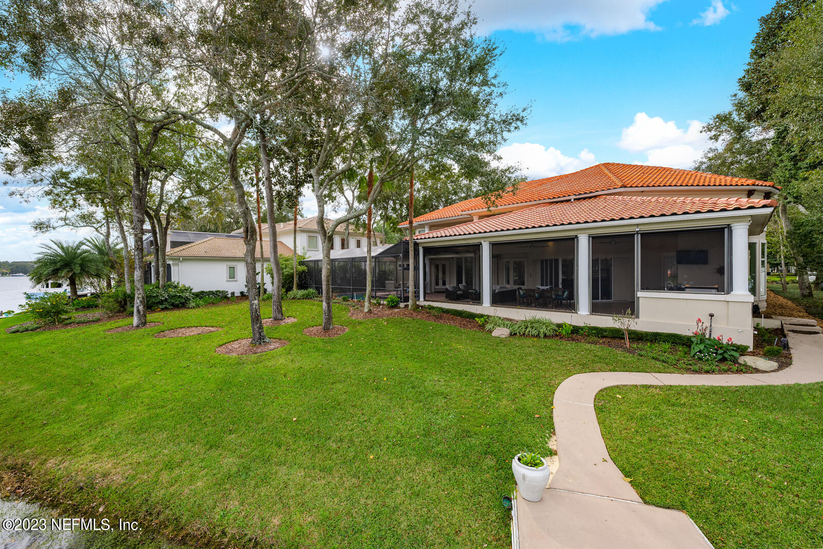 821 QUEENS HARBOR Boulevard