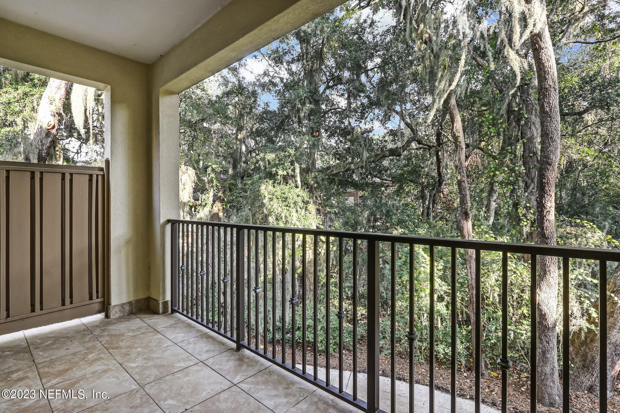 2515/2516 BOXWOOD Lane
