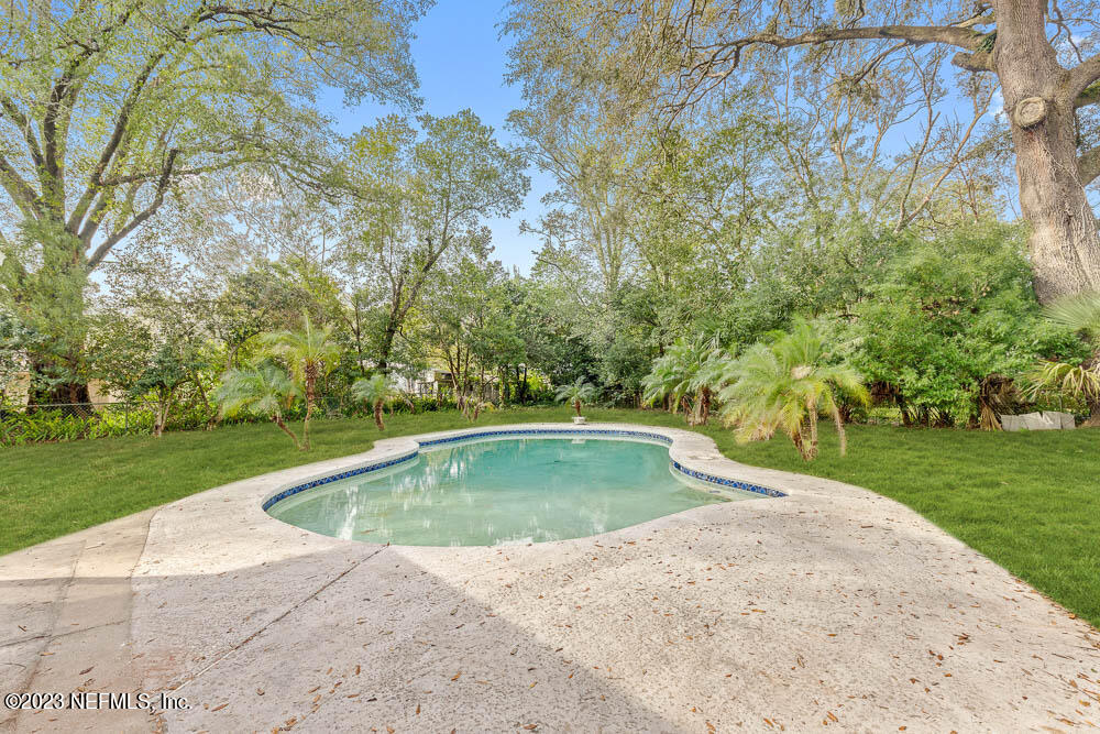 6258 ALEXON Drive