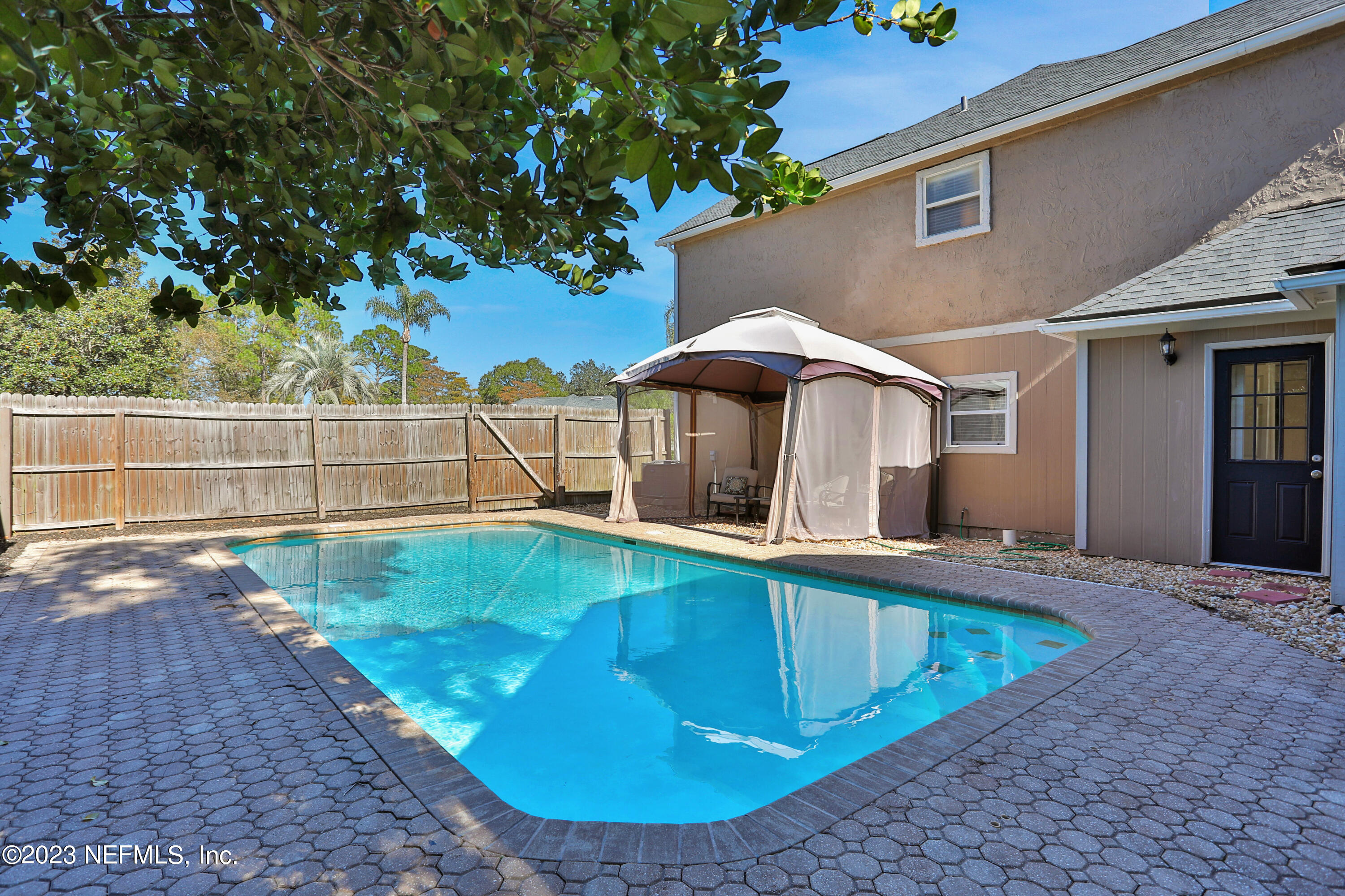8613 ROYALWOOD Drive