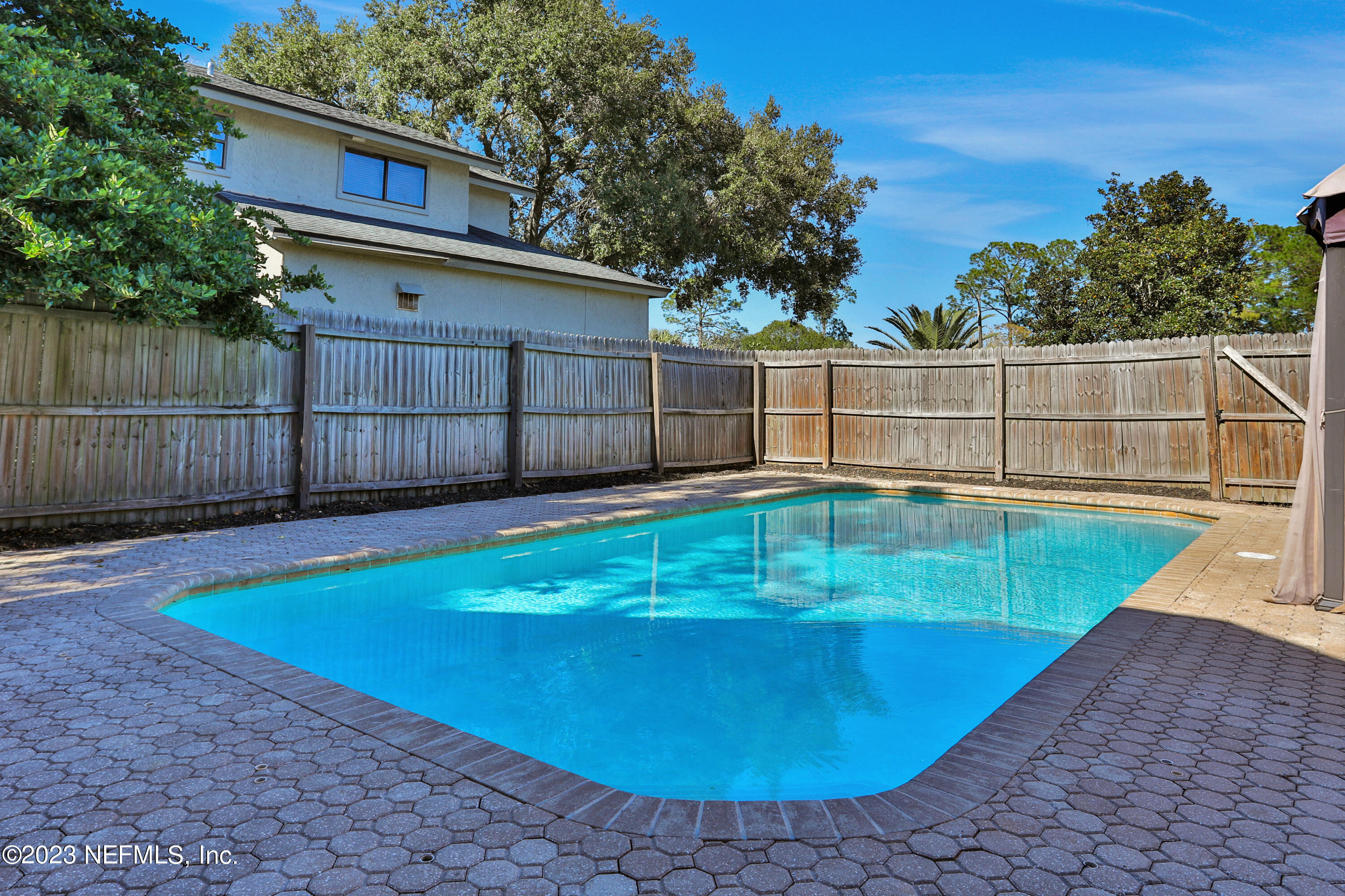 8613 ROYALWOOD Drive