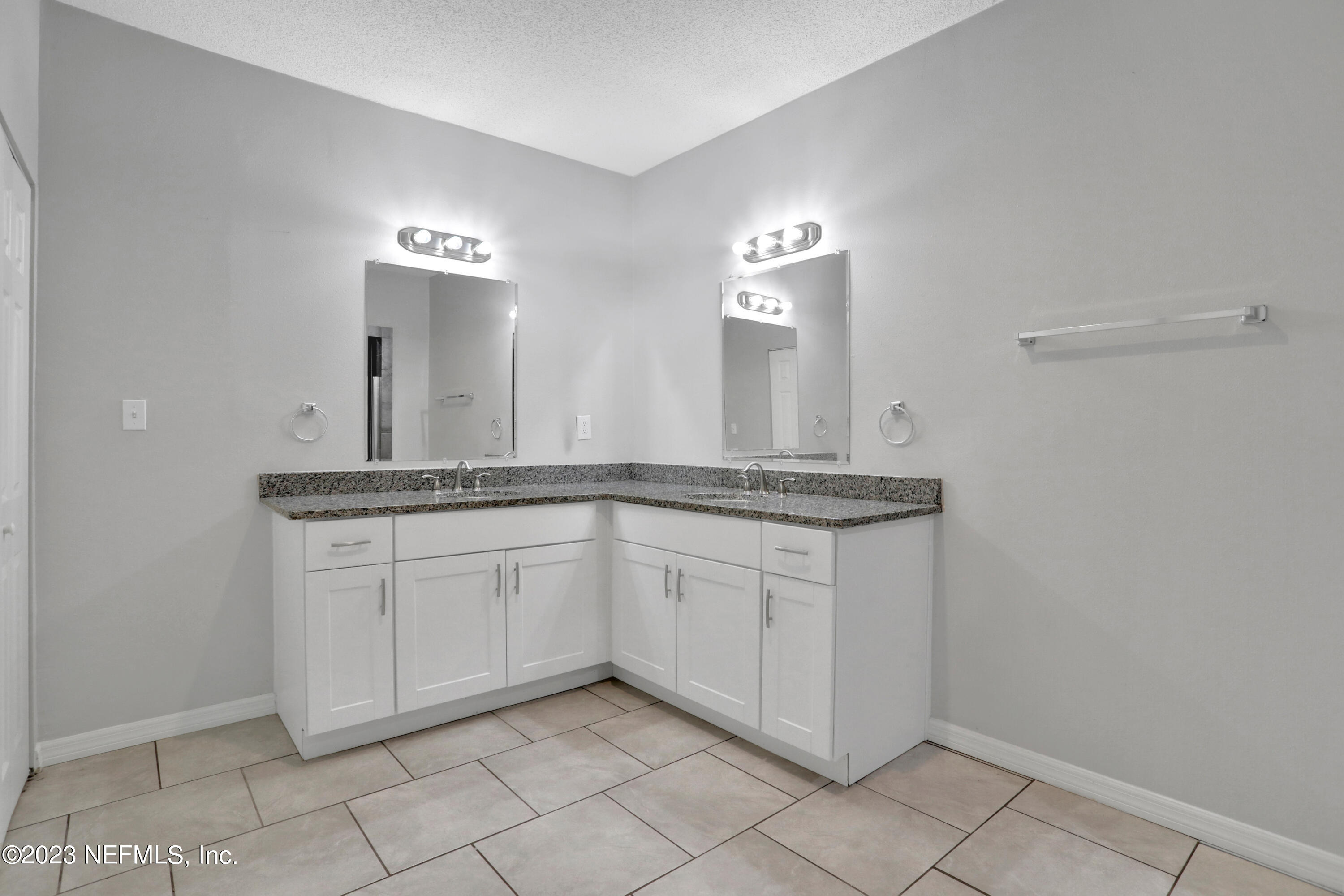 8613 ROYALWOOD Drive
