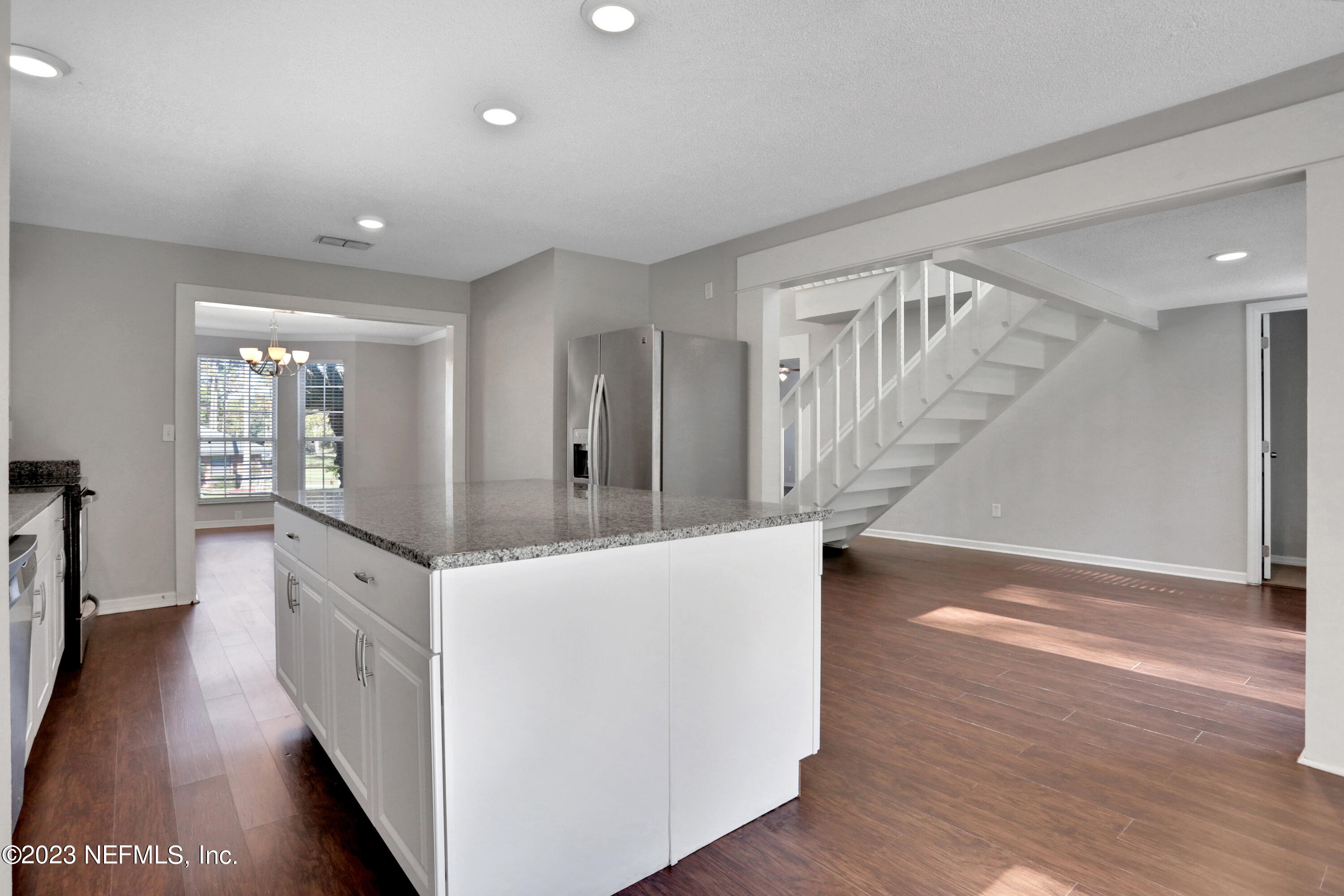8613 ROYALWOOD Drive