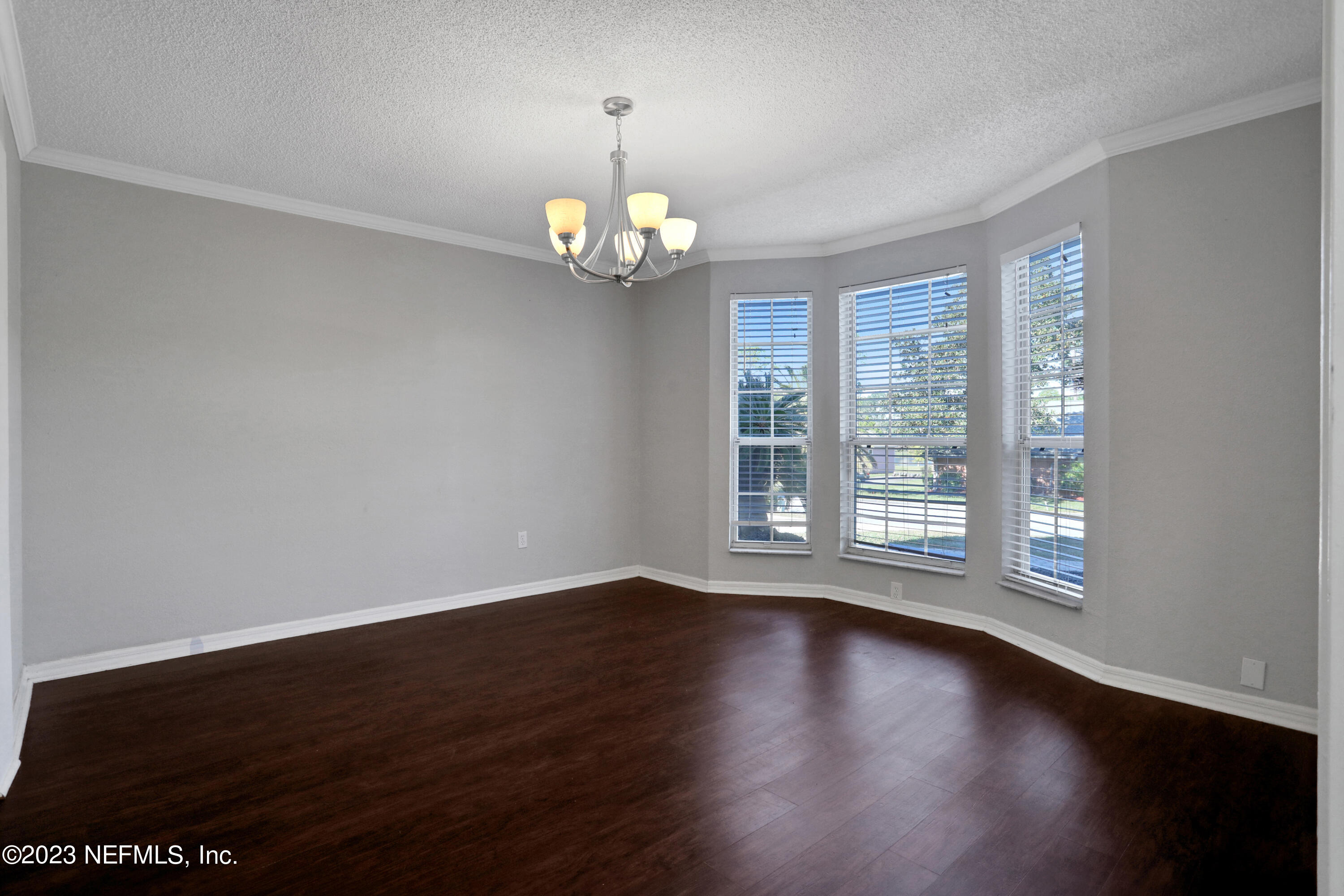 8613 ROYALWOOD Drive