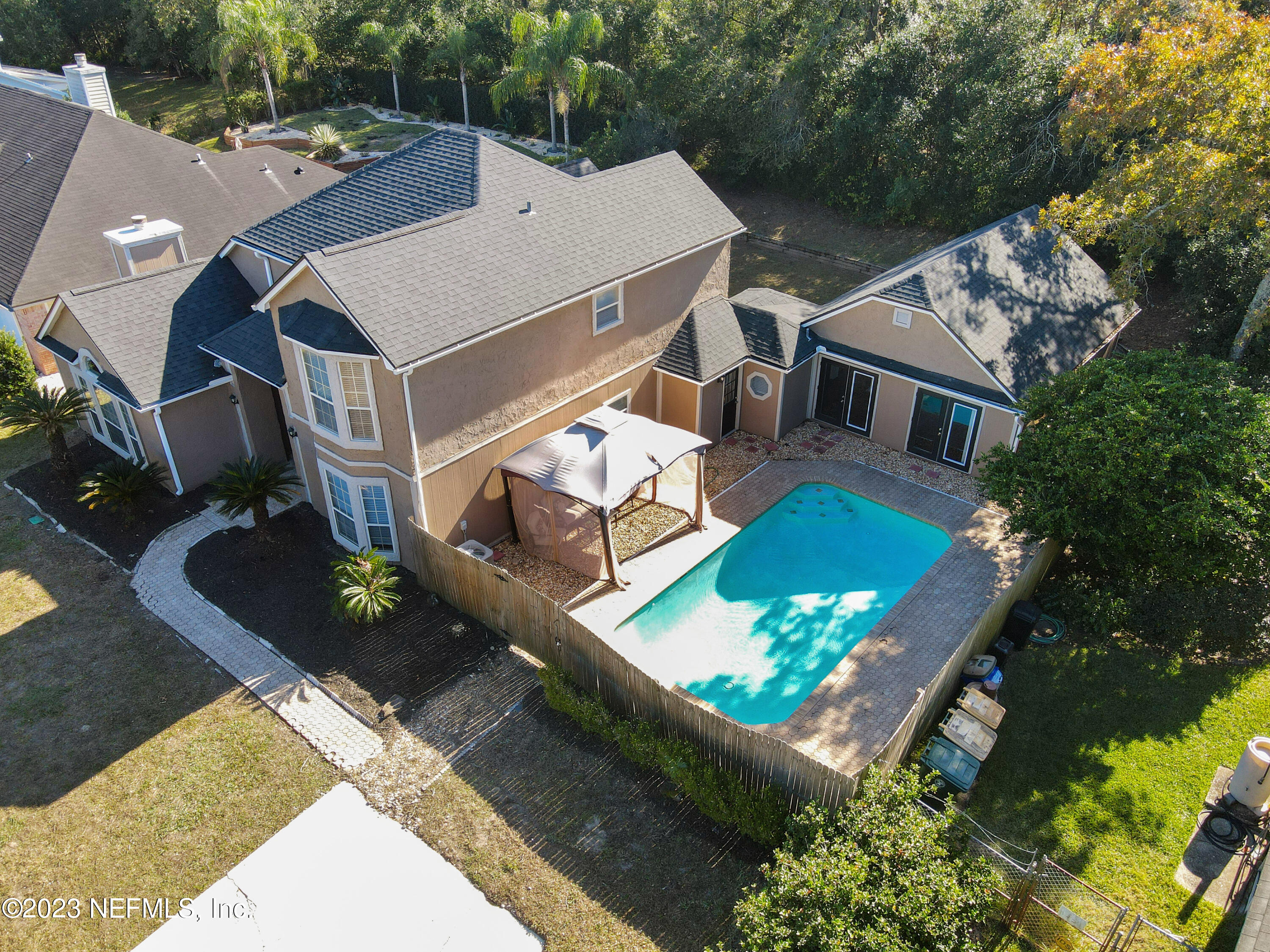 8613 ROYALWOOD Drive
