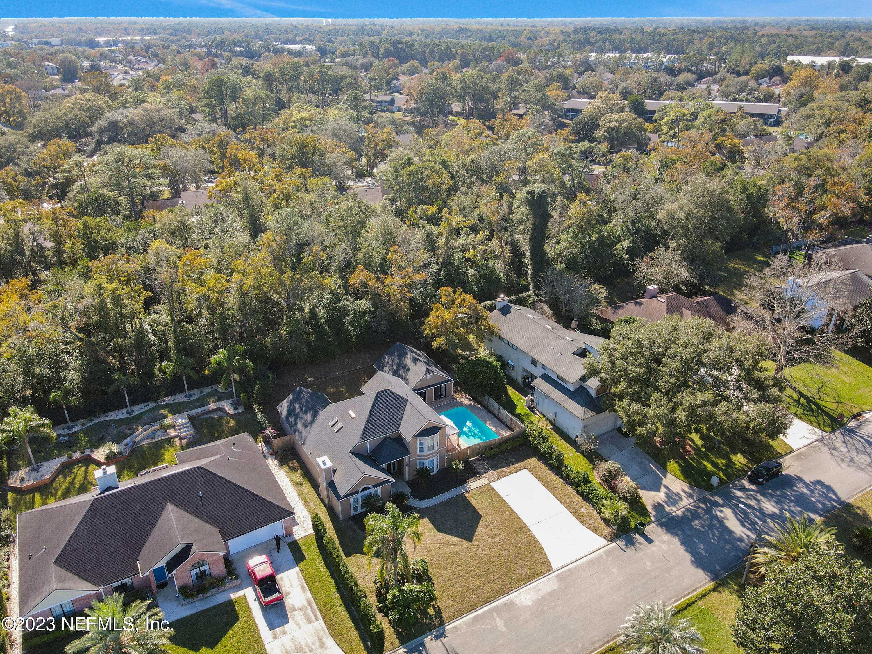 8613 ROYALWOOD Drive