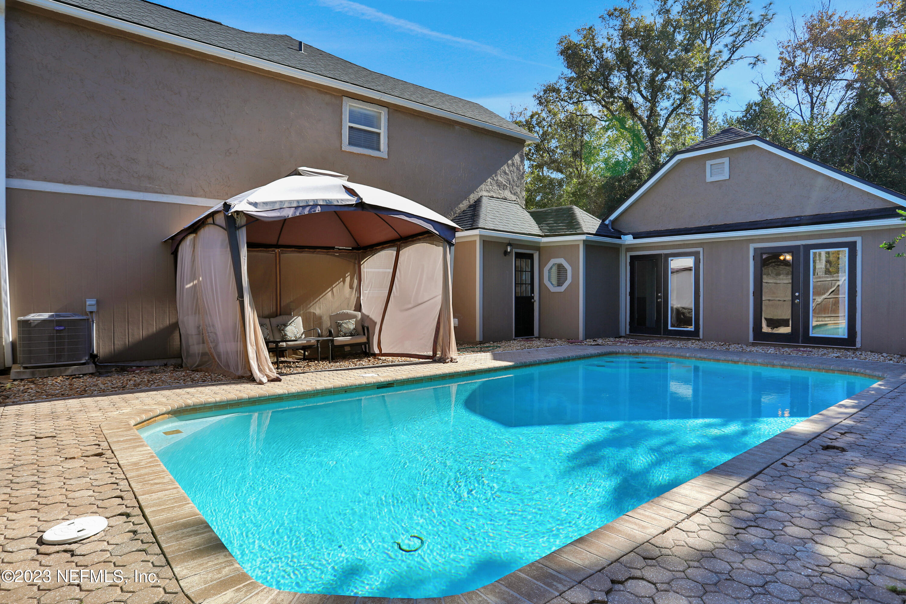 8613 ROYALWOOD Drive