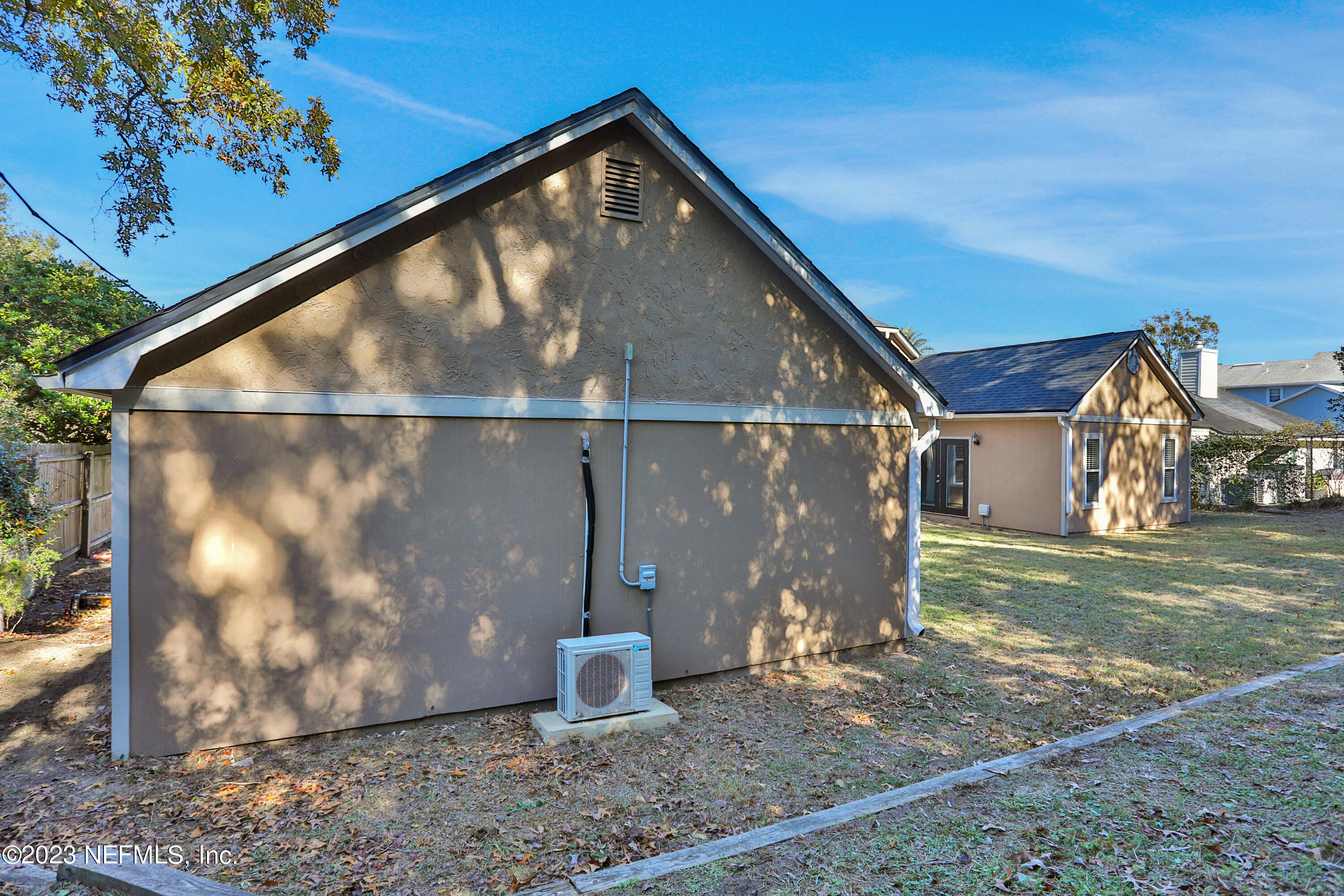 8613 ROYALWOOD Drive
