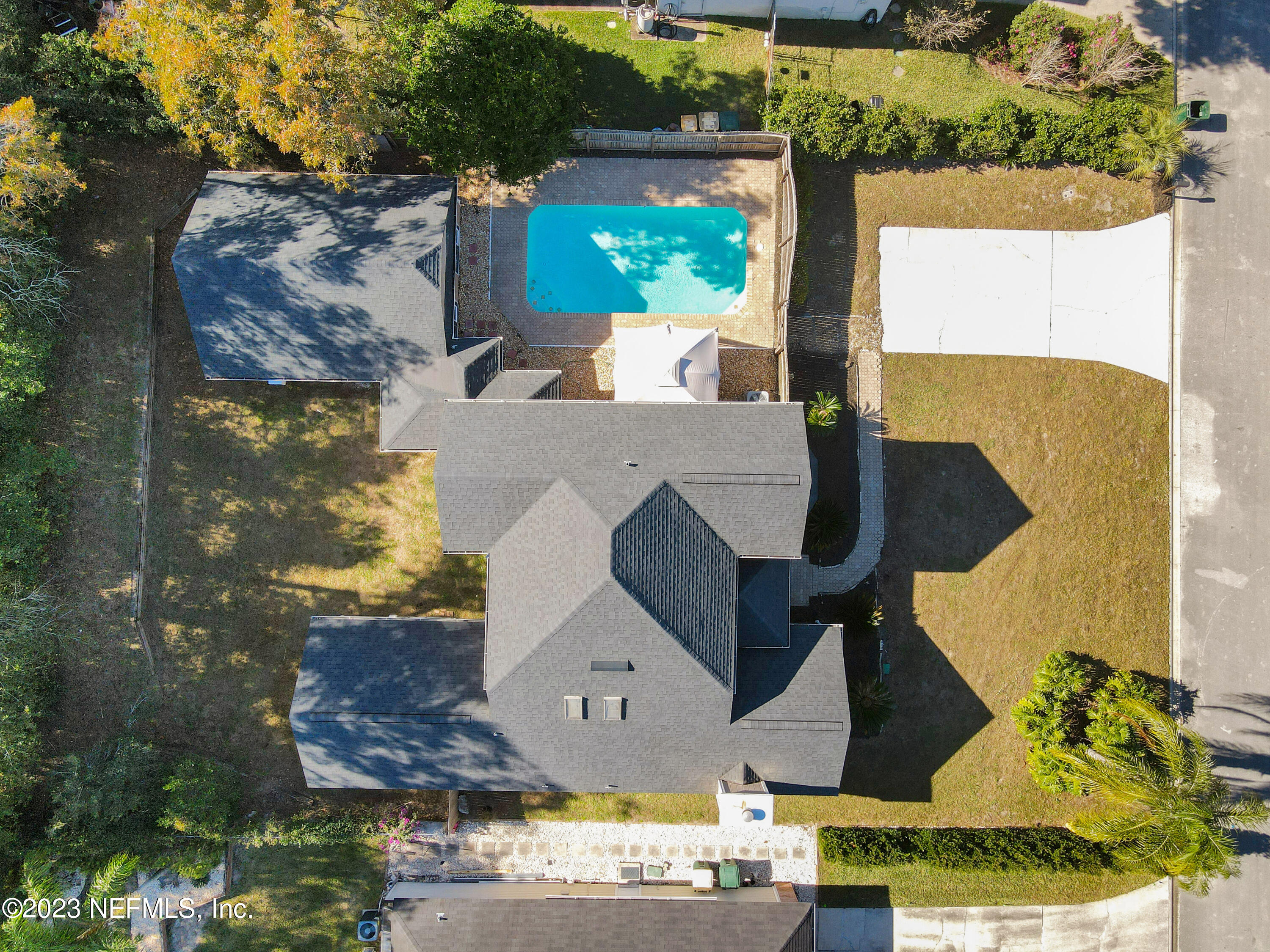 8613 ROYALWOOD Drive