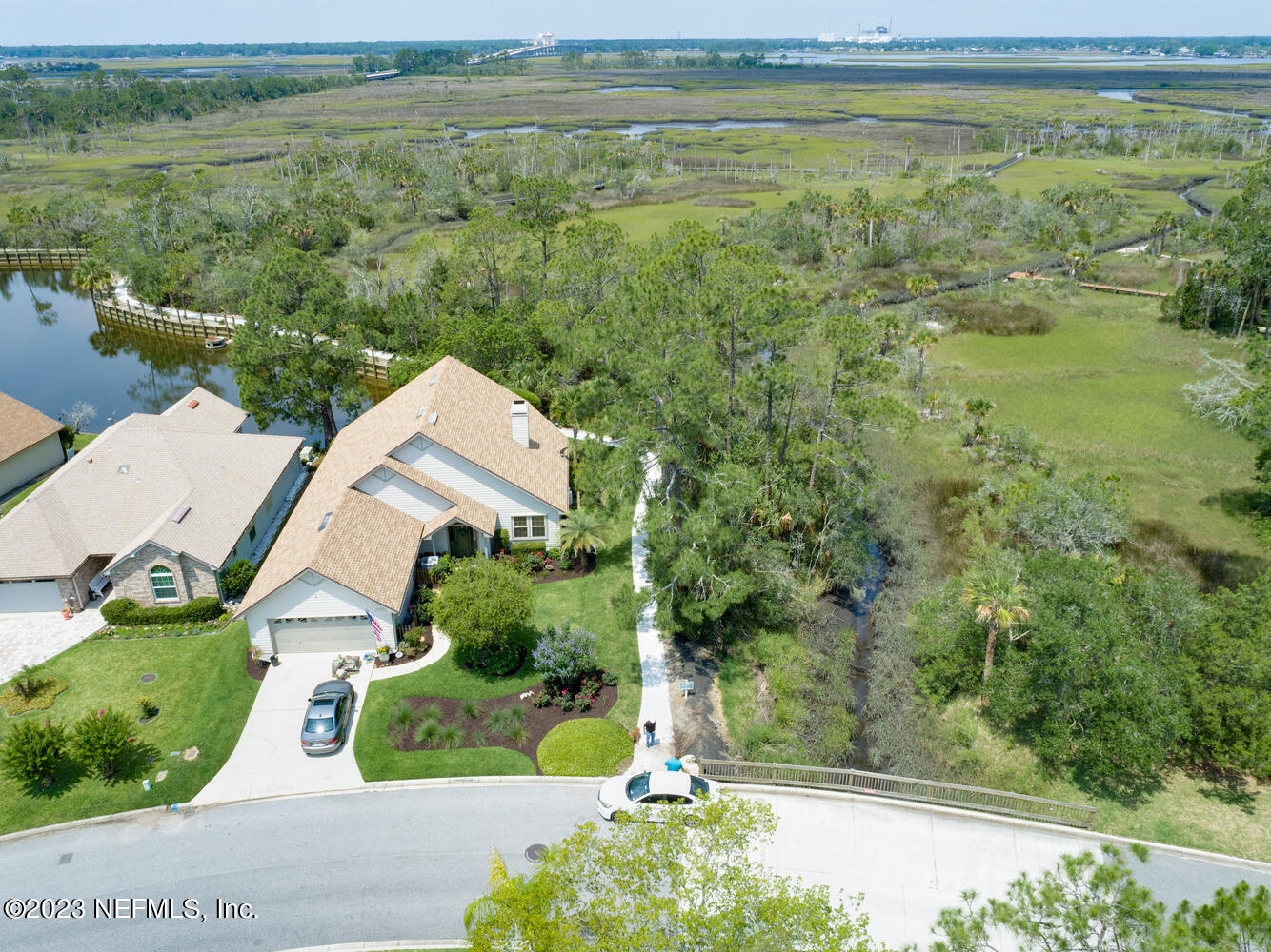 1550 BLUE HERON Lane