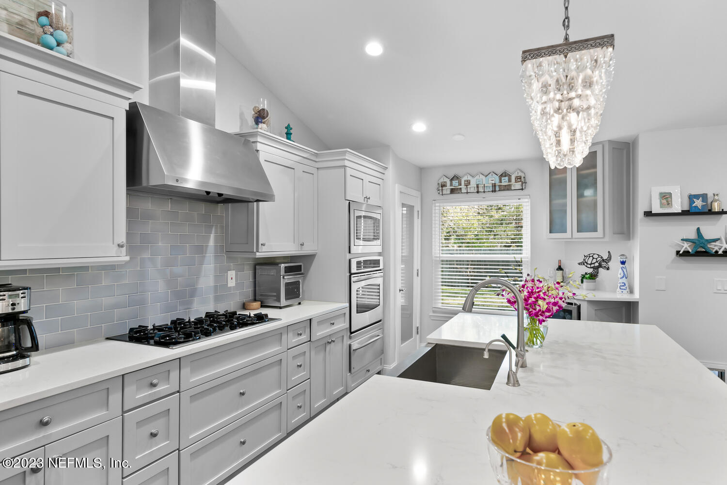 1550 BLUE HERON Lane