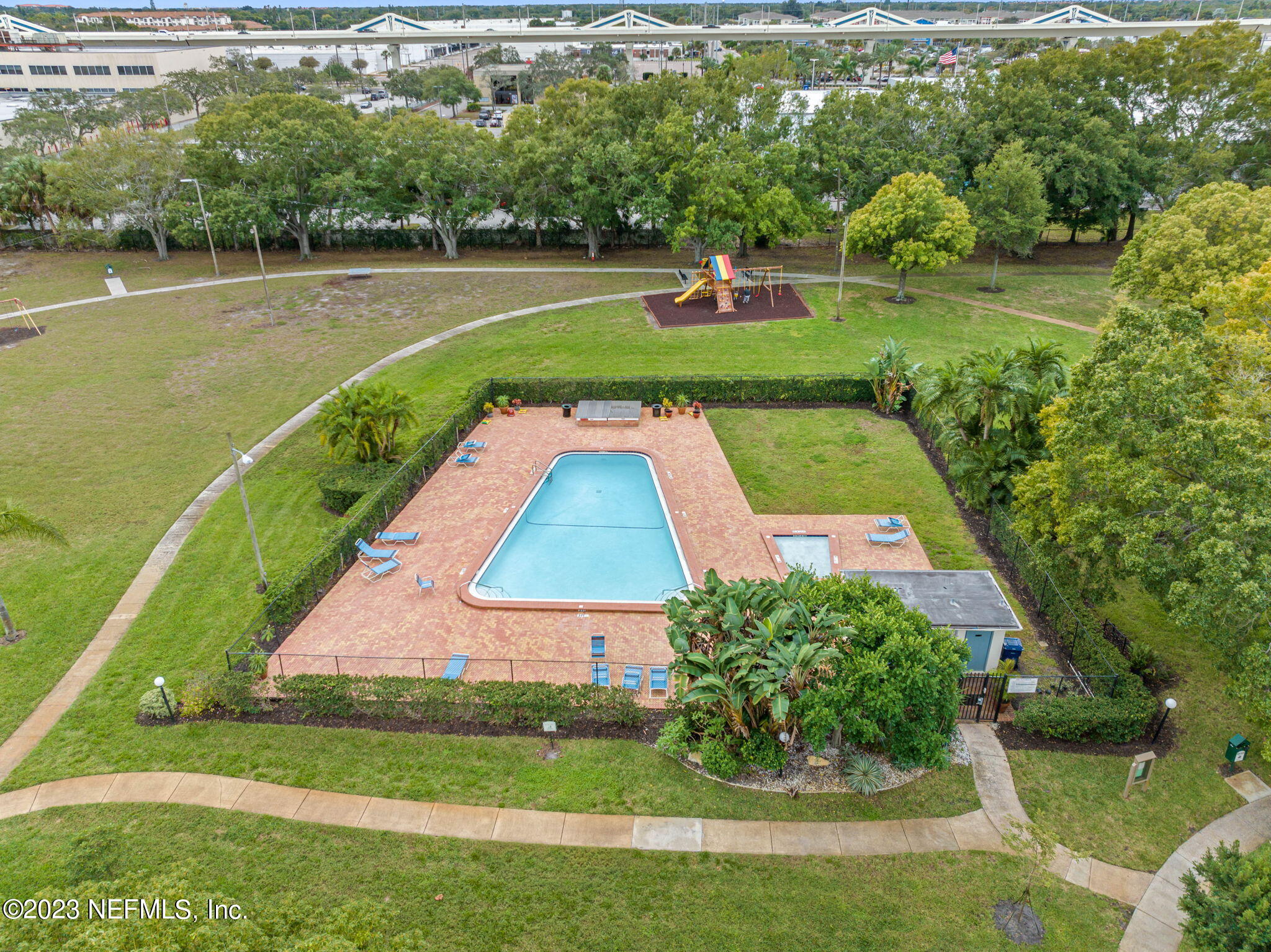 4222 LA PALMA Court
