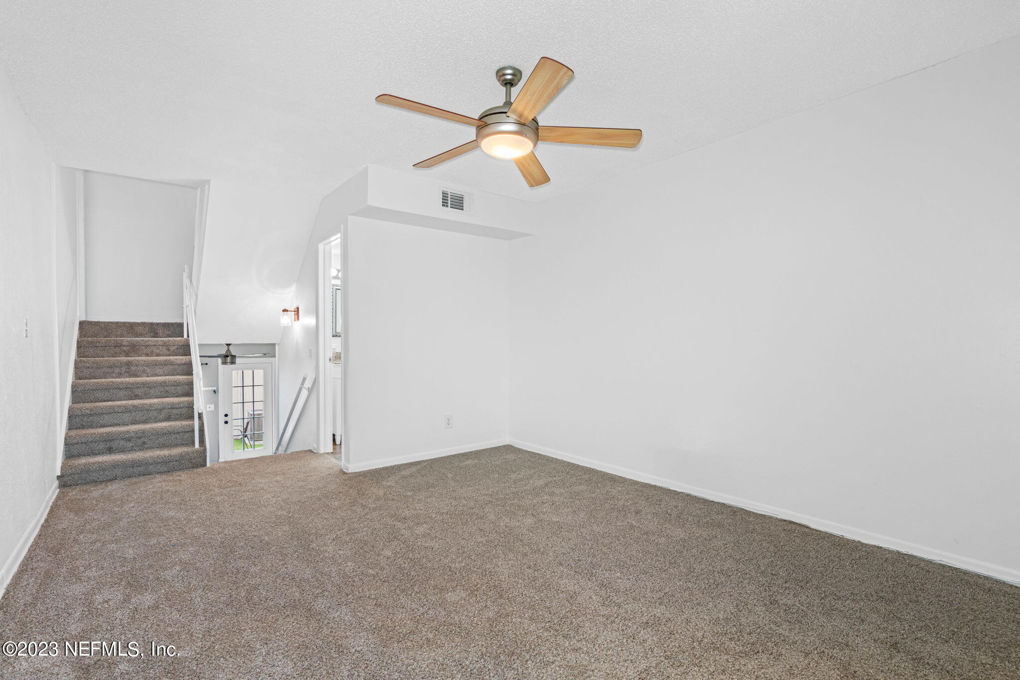4222 LA PALMA Court