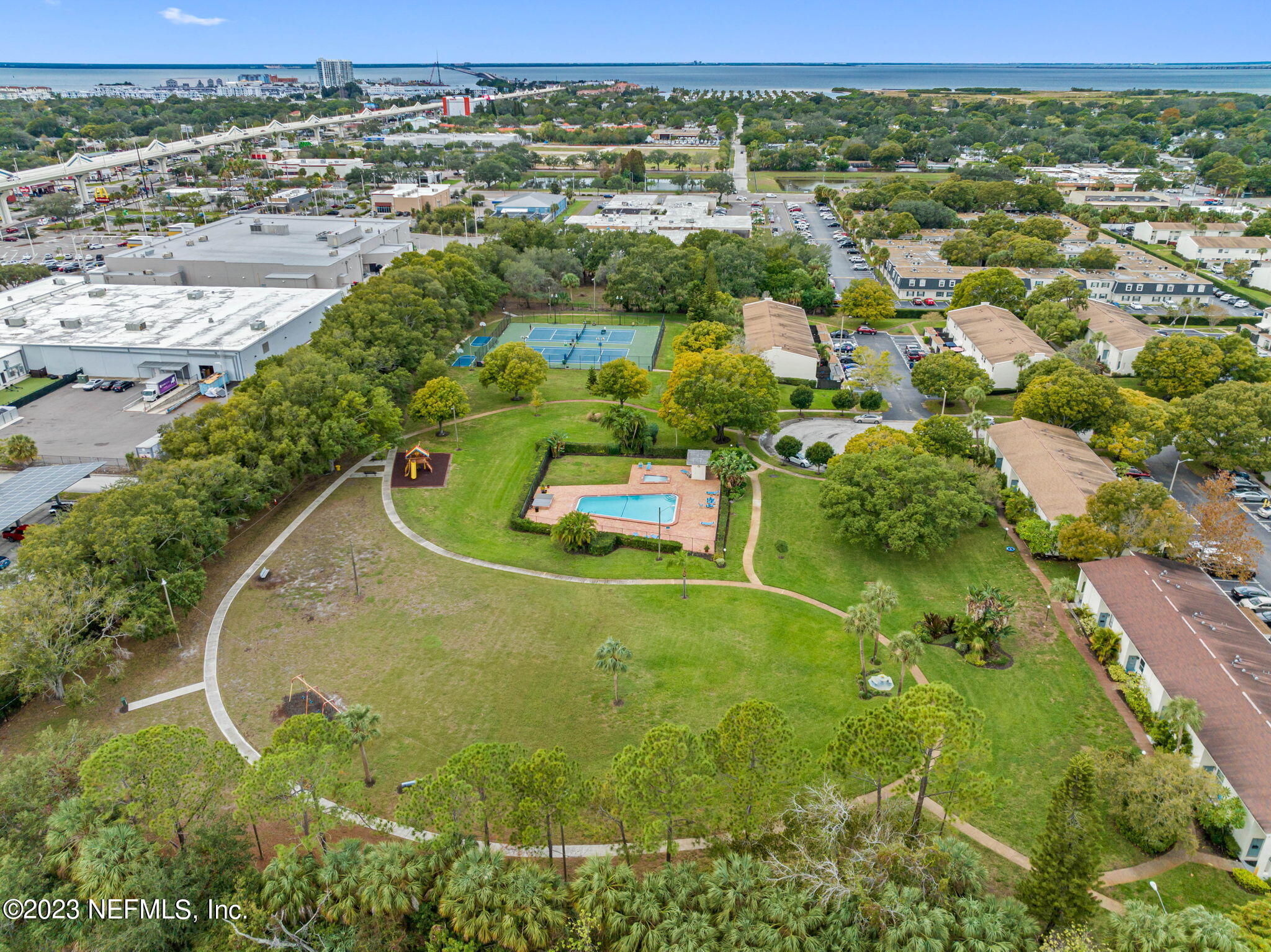 4222 LA PALMA Court