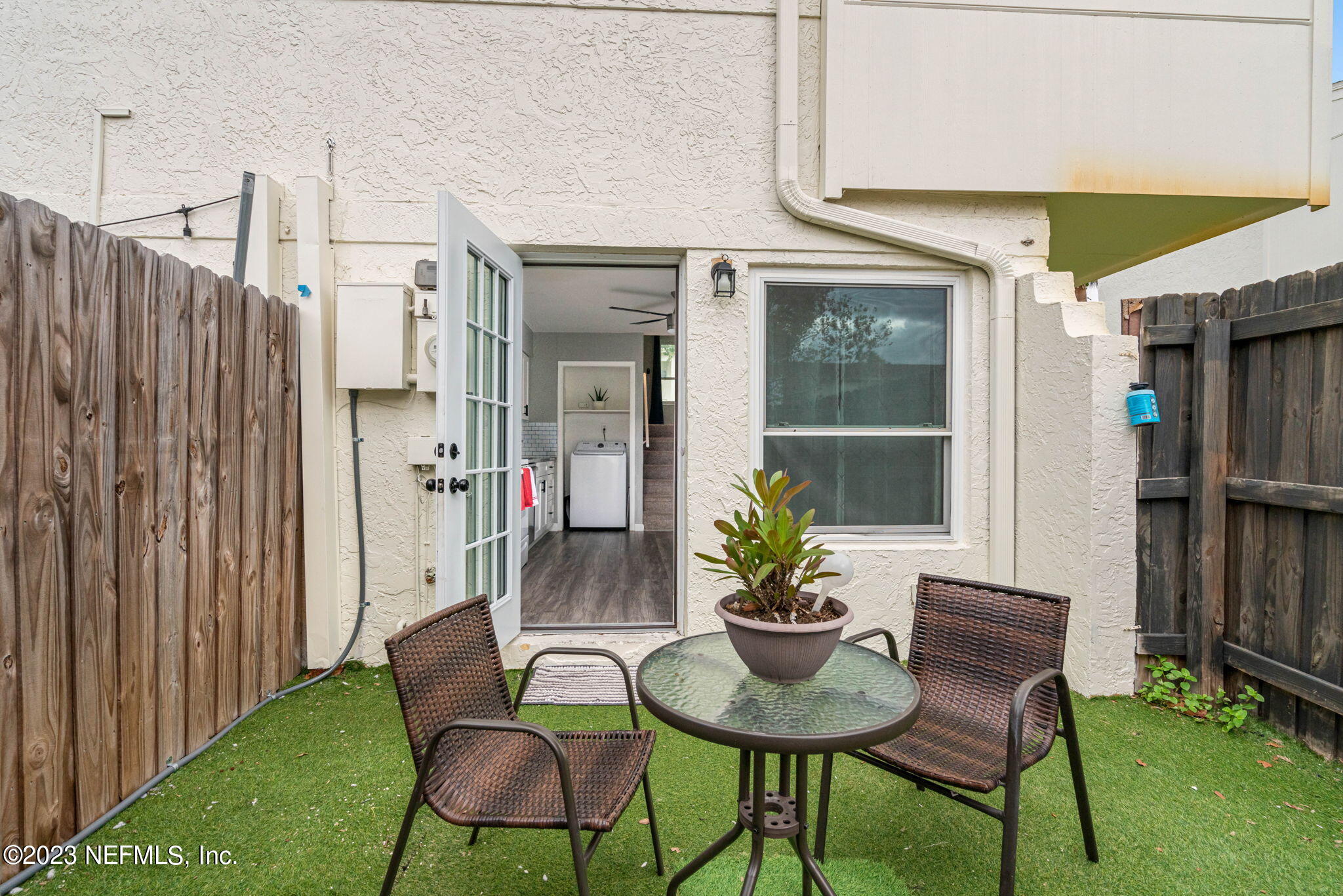 4222 LA PALMA Court