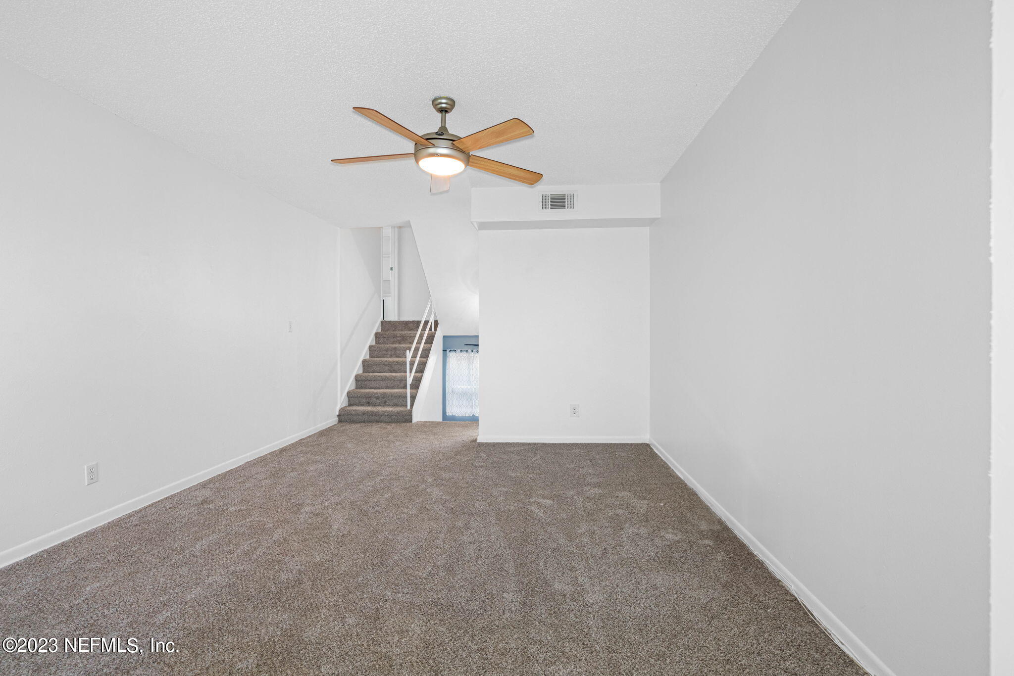 4222 LA PALMA Court