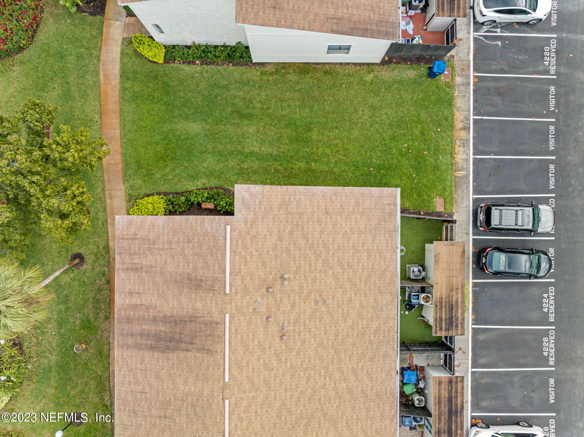 4222 LA PALMA Court
