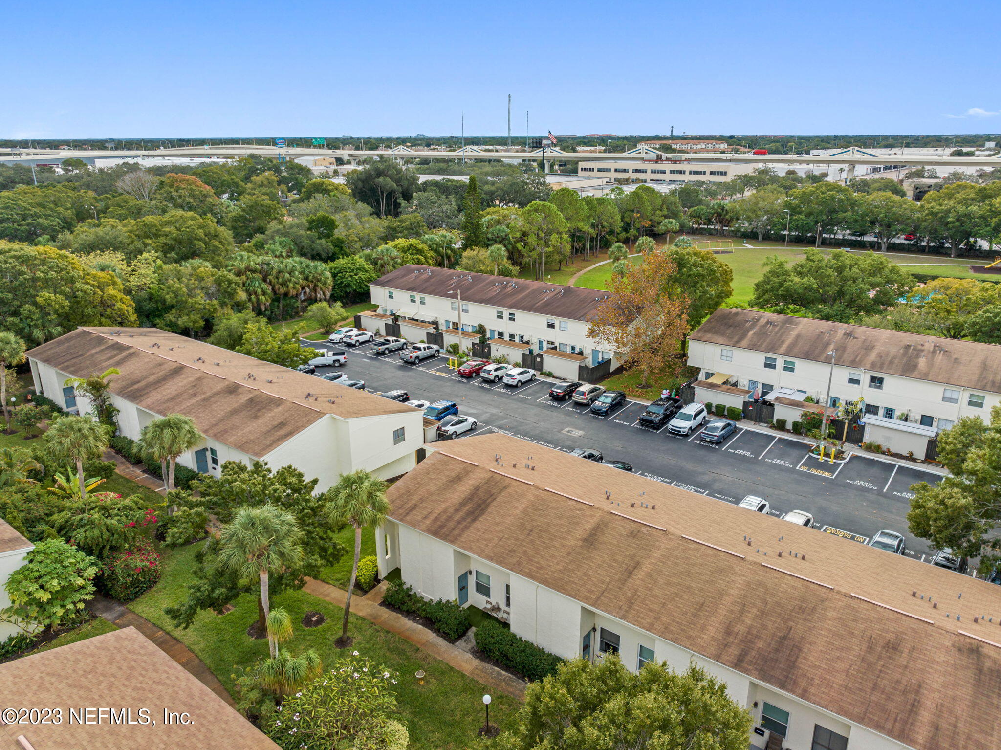 4222 LA PALMA Court
