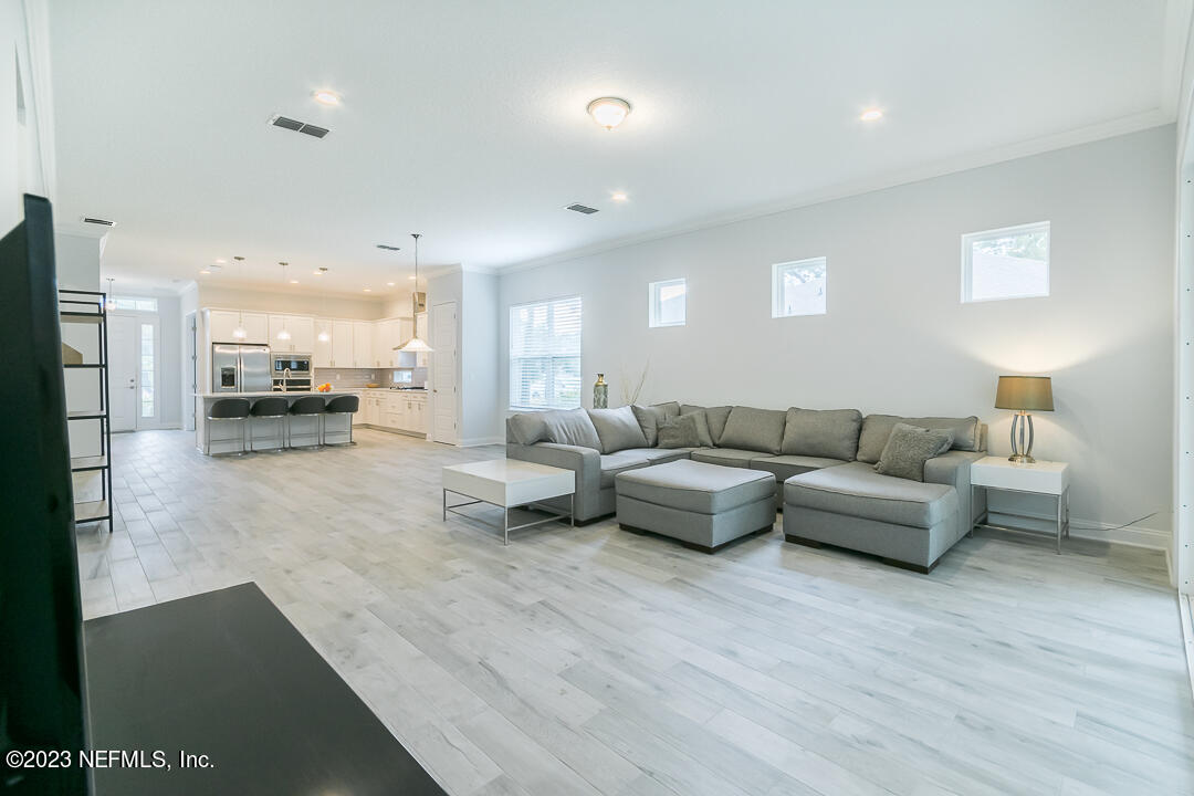 13825 HIDDEN OAKS Lane