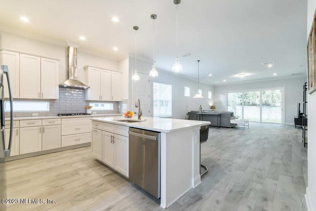 13825 HIDDEN OAKS Lane