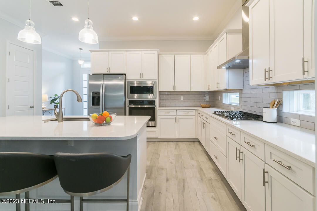 13825 HIDDEN OAKS Lane