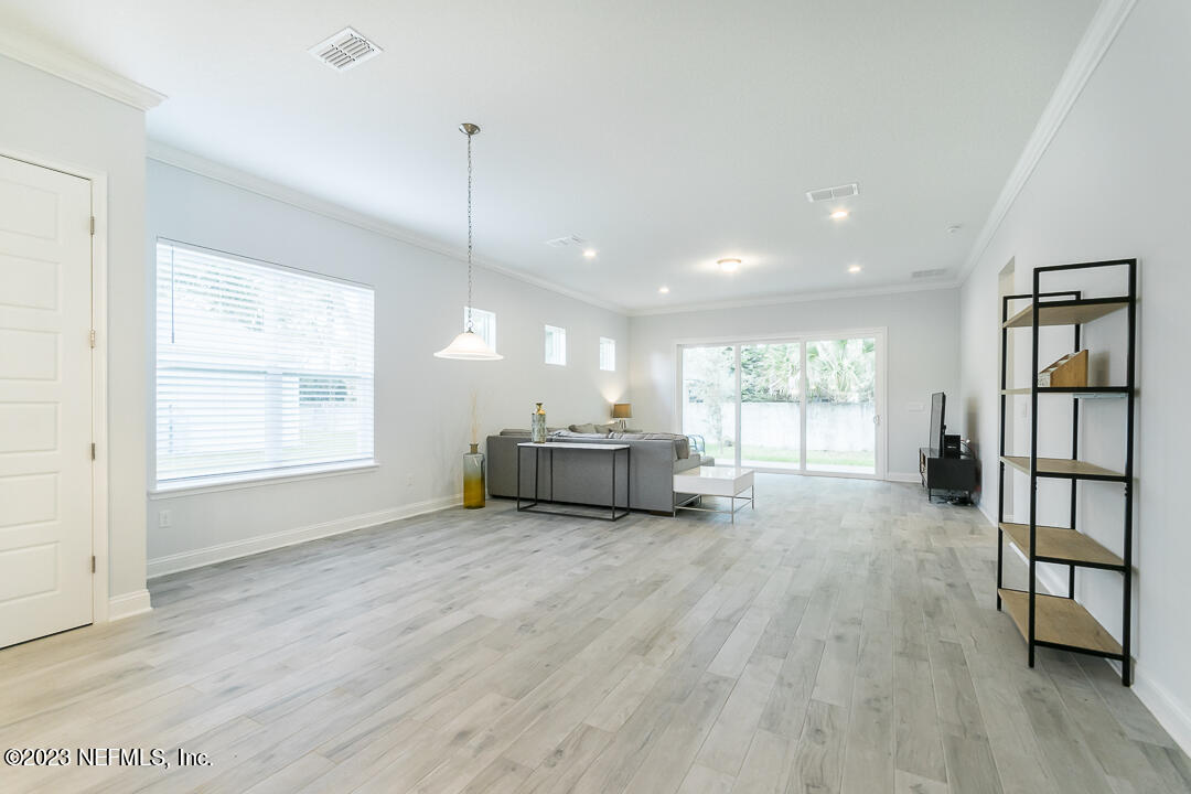 13825 HIDDEN OAKS Lane