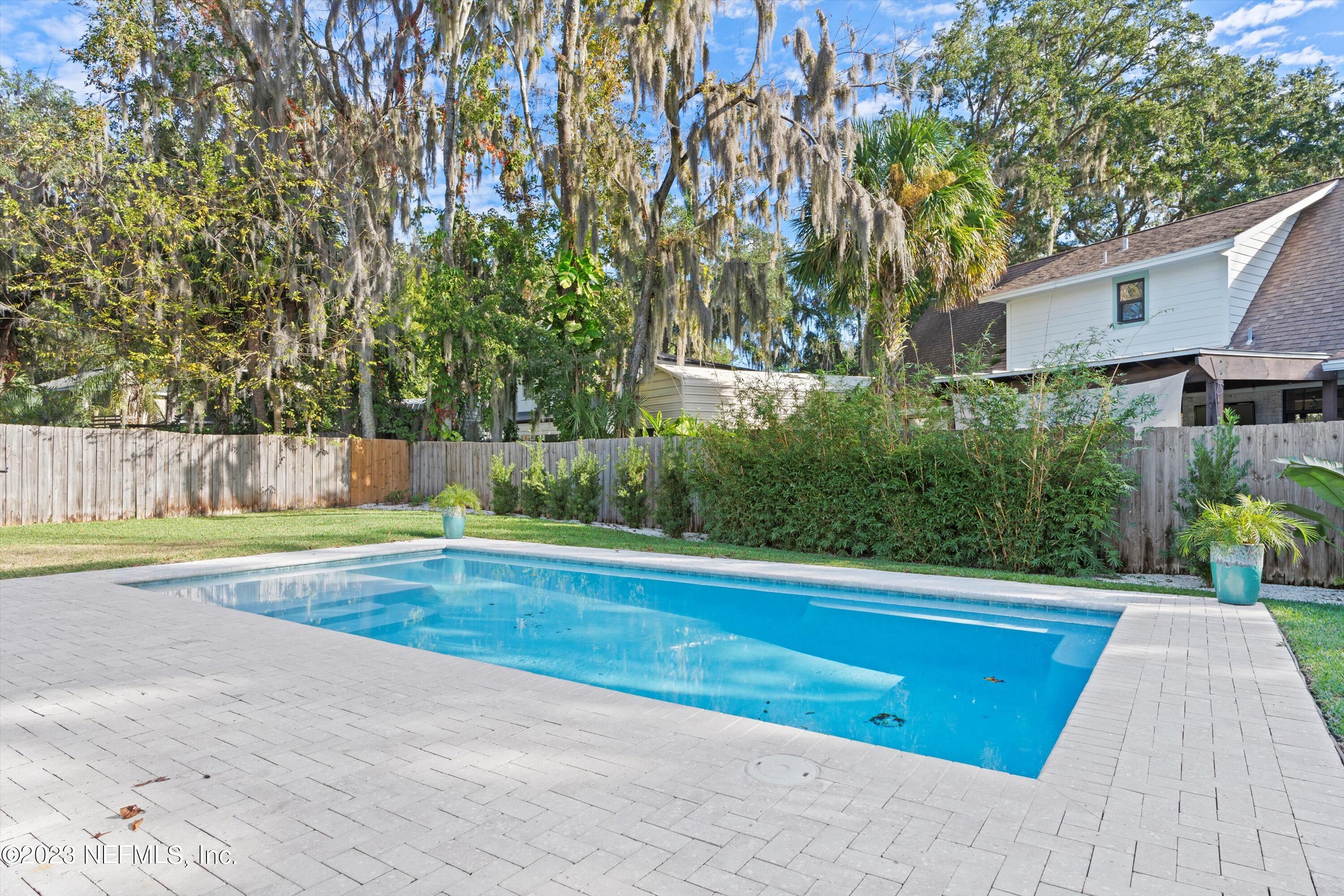 305 N 19TH Street