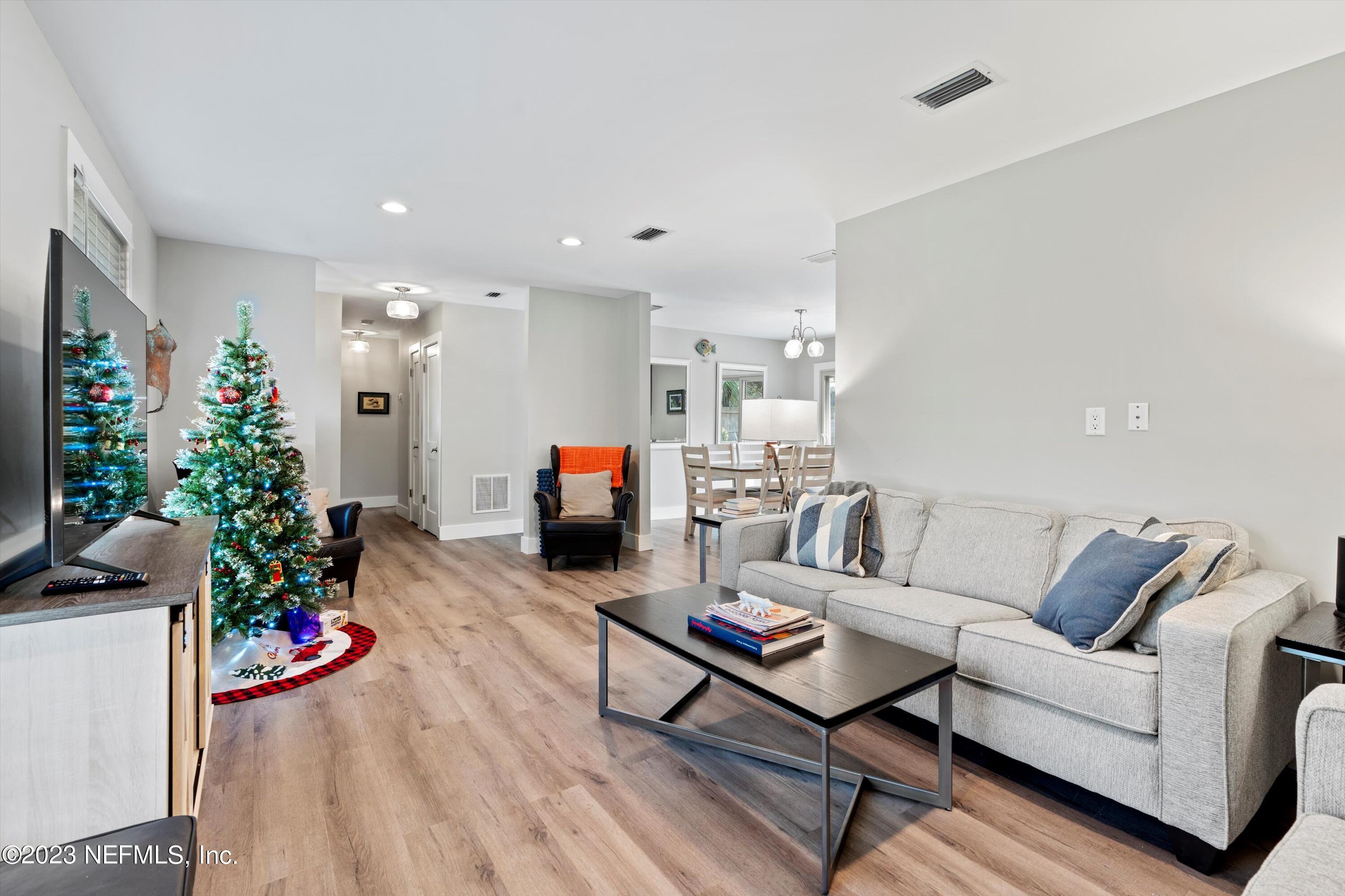 305 N 19TH Street
