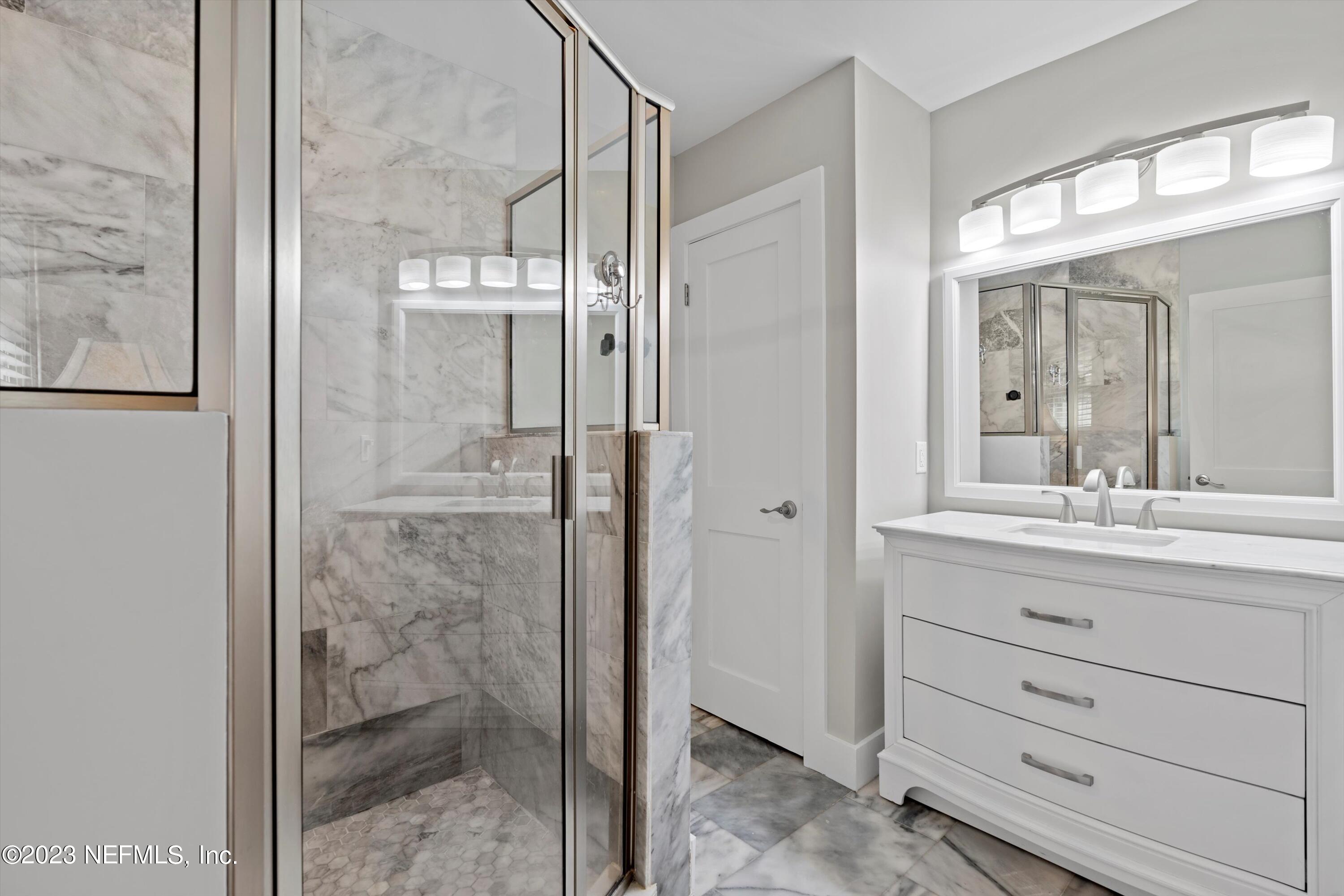 305 N 19TH Street