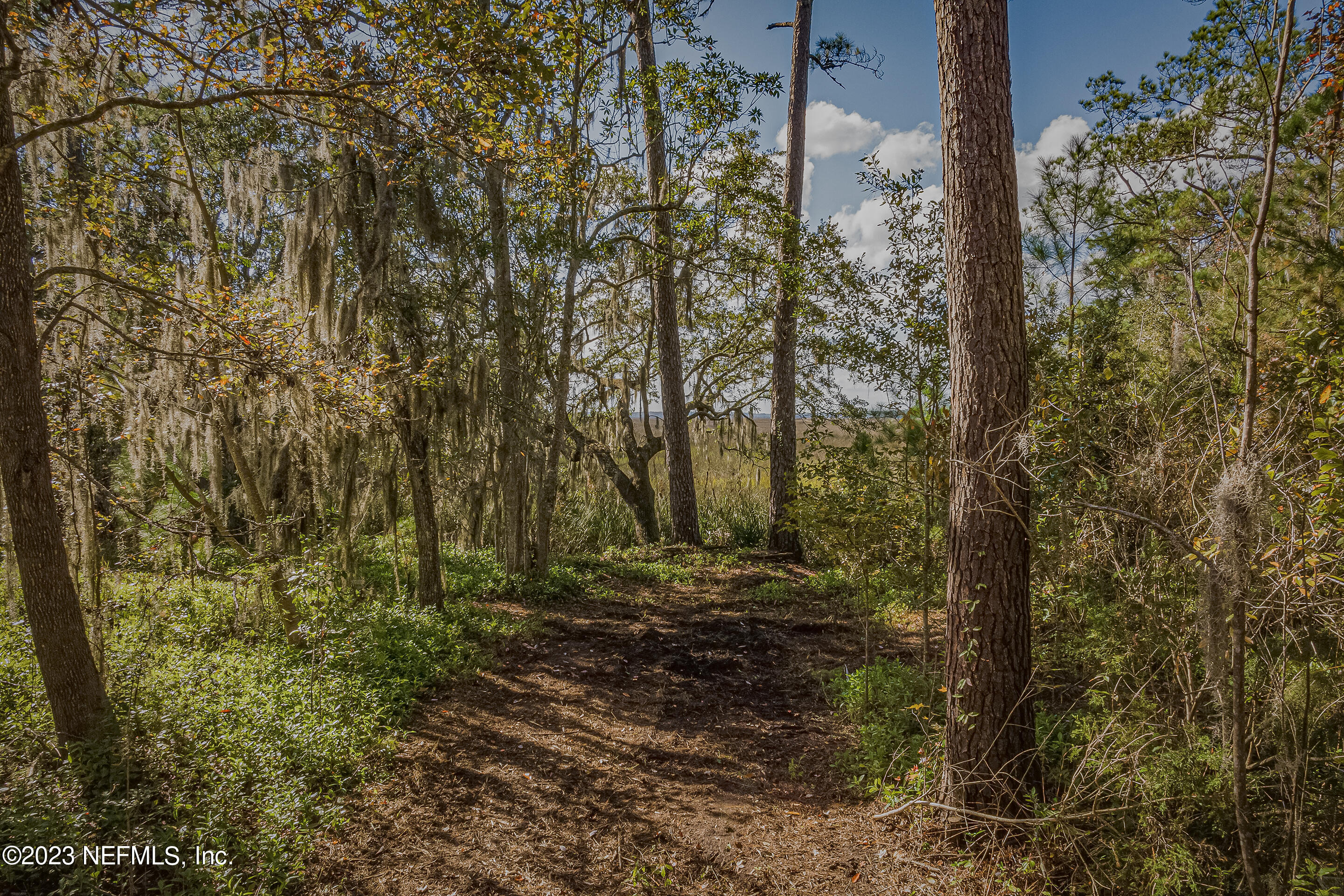 85001 LINDA Road