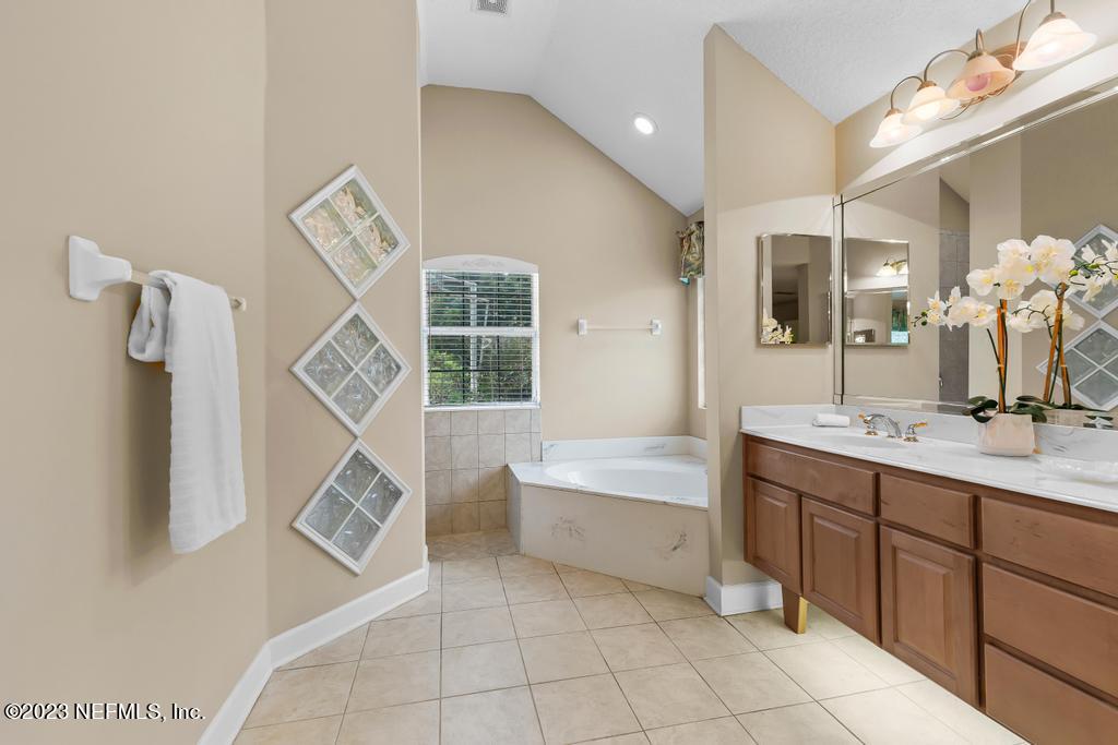 1315 SPARKLEBERRY Court, St. Johns