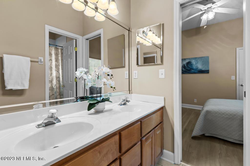 1315 SPARKLEBERRY Court, St. Johns