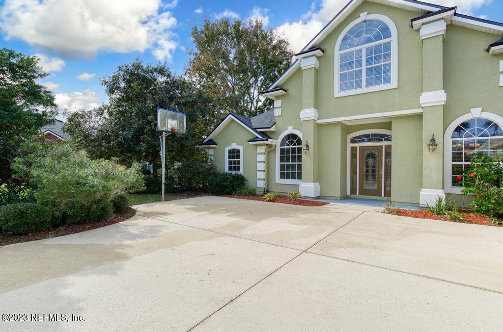 1315 SPARKLEBERRY Court, St. Johns
