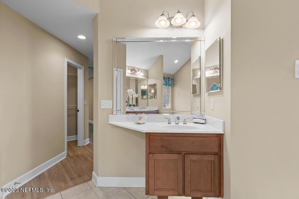 1315 SPARKLEBERRY Court, St. Johns