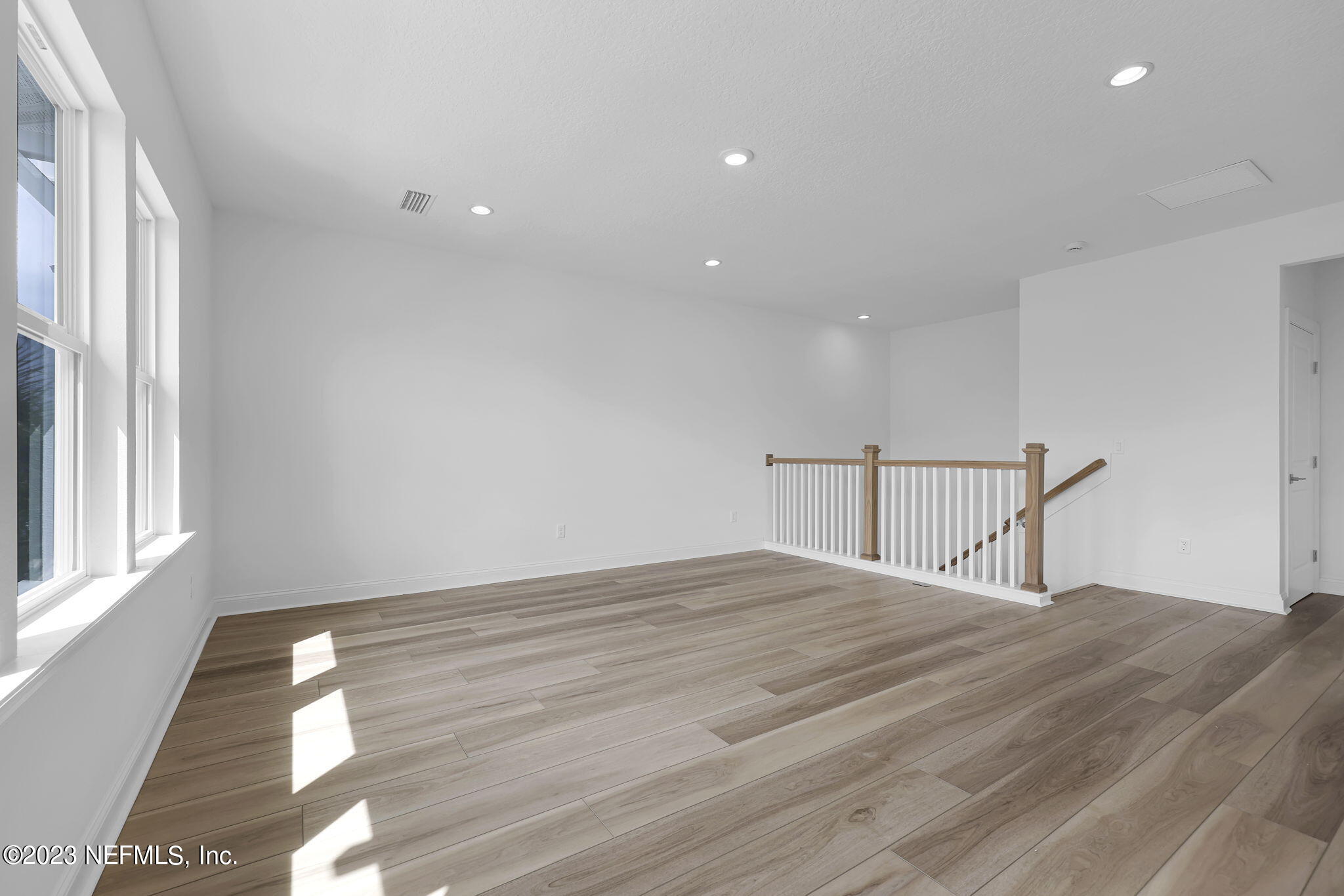 207 COOL SPRINGS Avenue