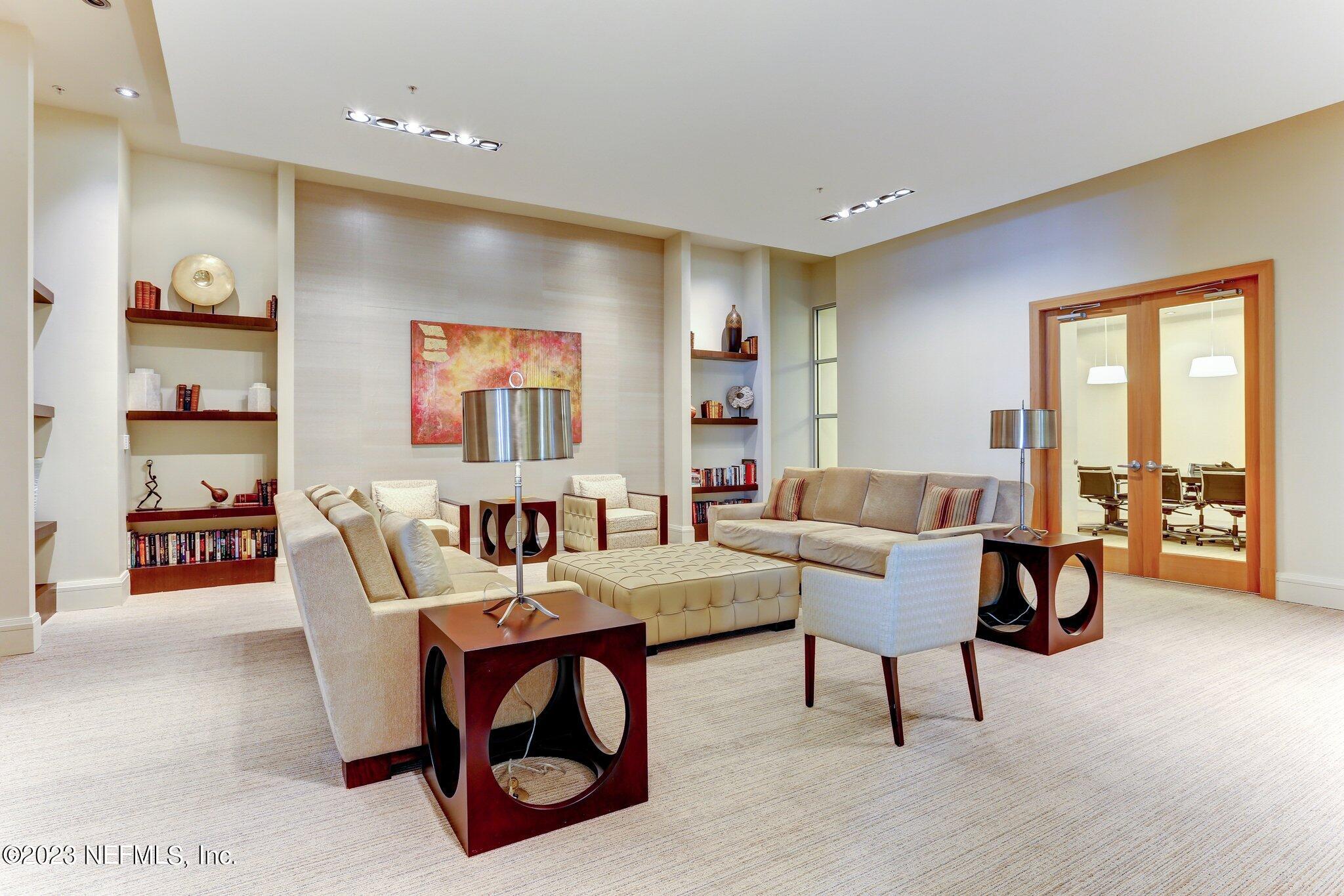 1431 RIVERPLACE Boulevard, 3001