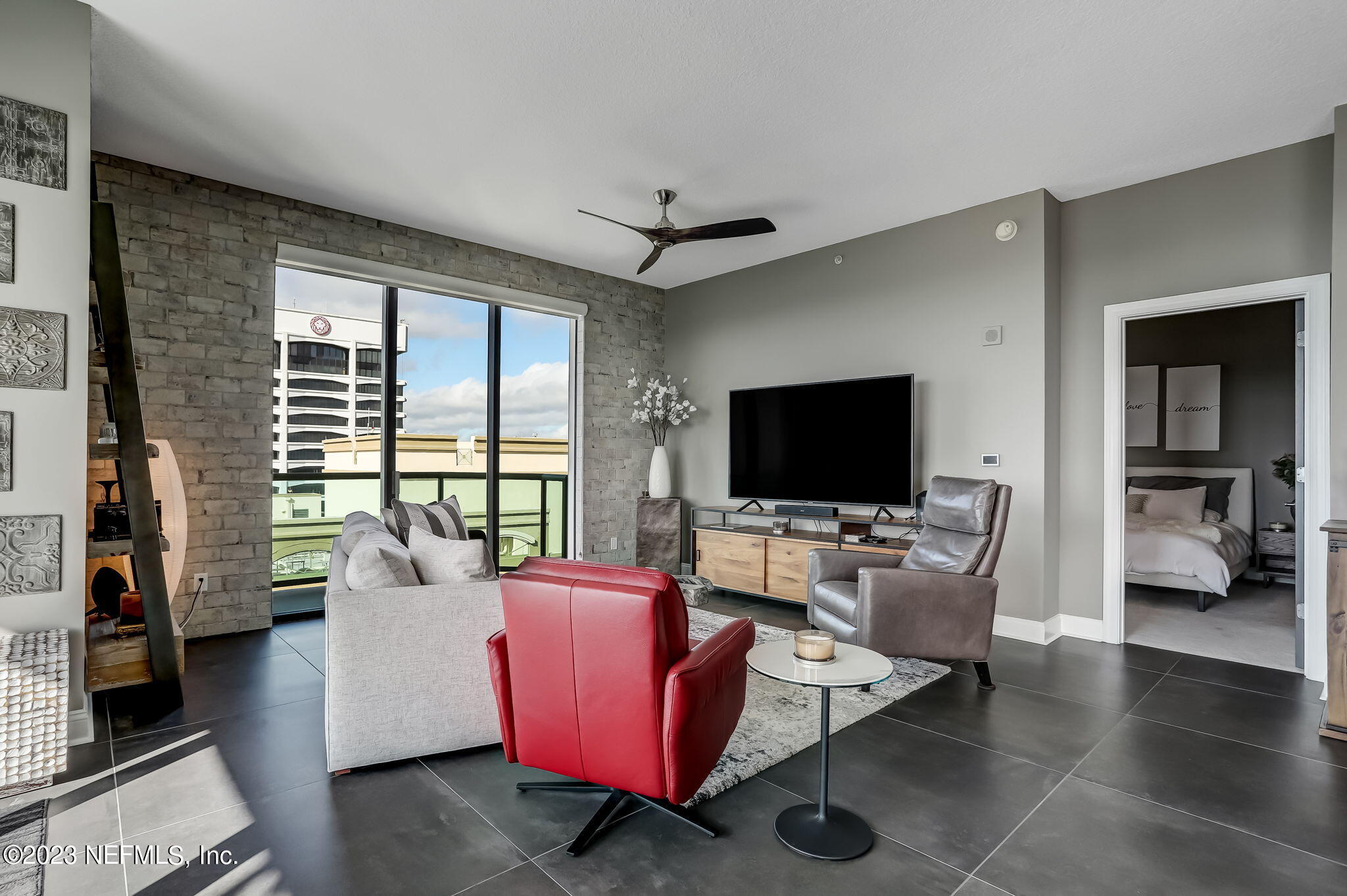 1431 RIVERPLACE Boulevard, 3001