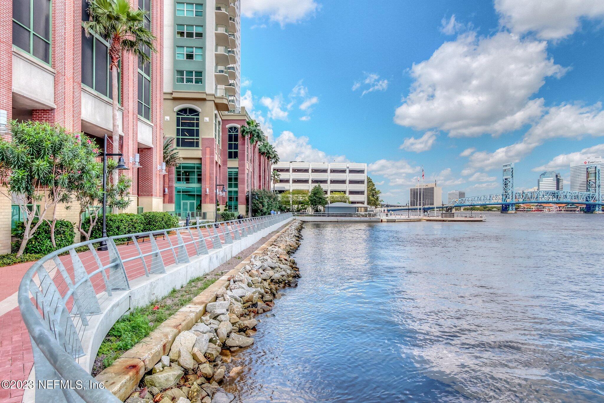 1431 RIVERPLACE Boulevard, 3001