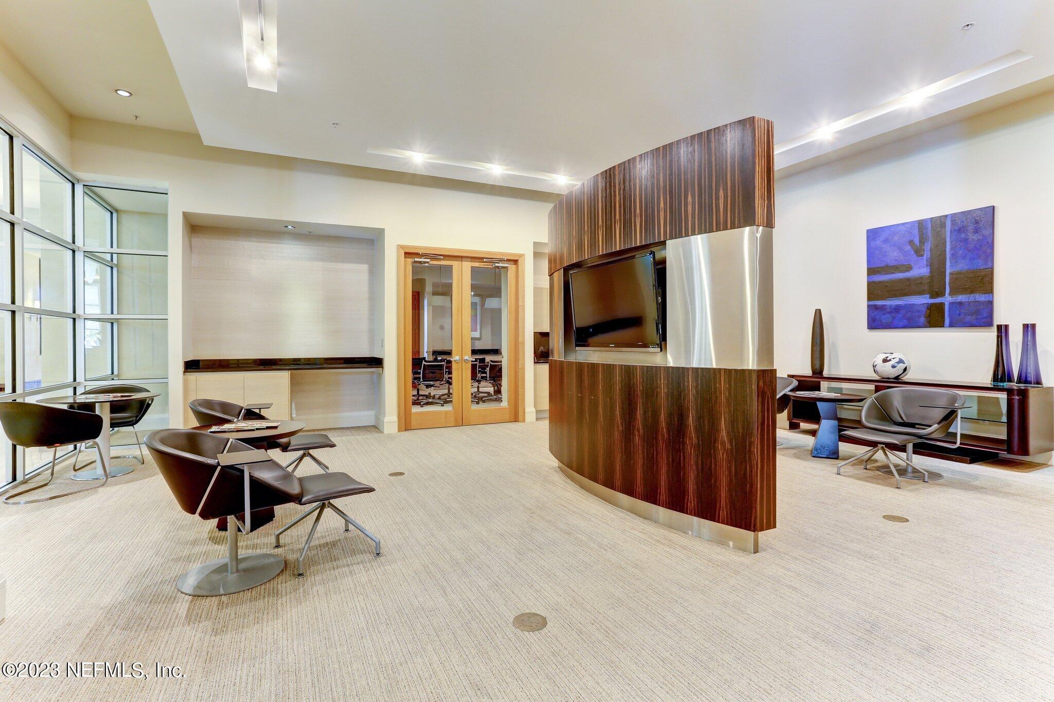 1431 RIVERPLACE Boulevard, 3001