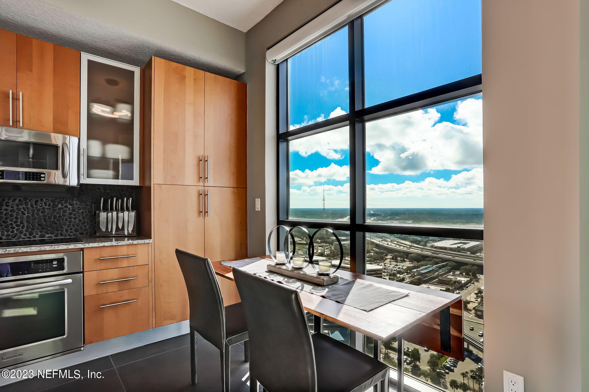 1431 RIVERPLACE Boulevard, 3001