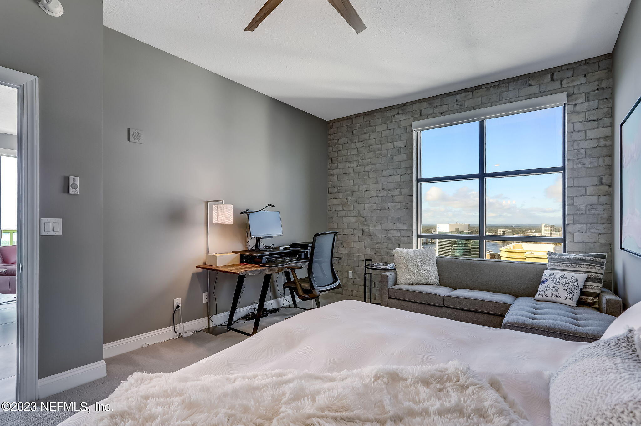 1431 RIVERPLACE Boulevard, 3001