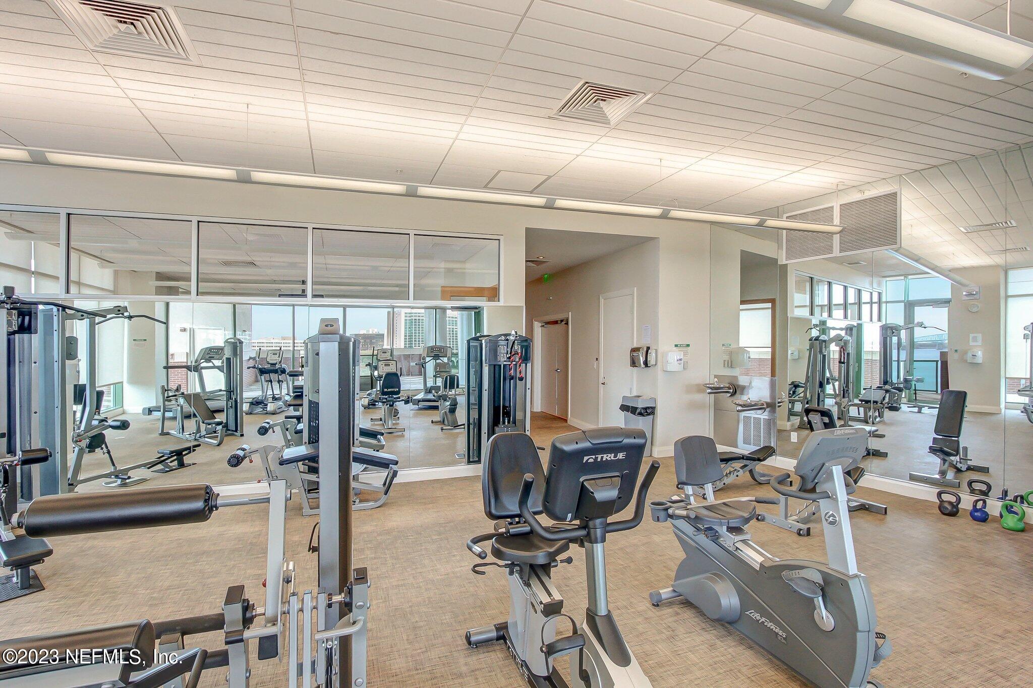 1431 RIVERPLACE Boulevard, 3001