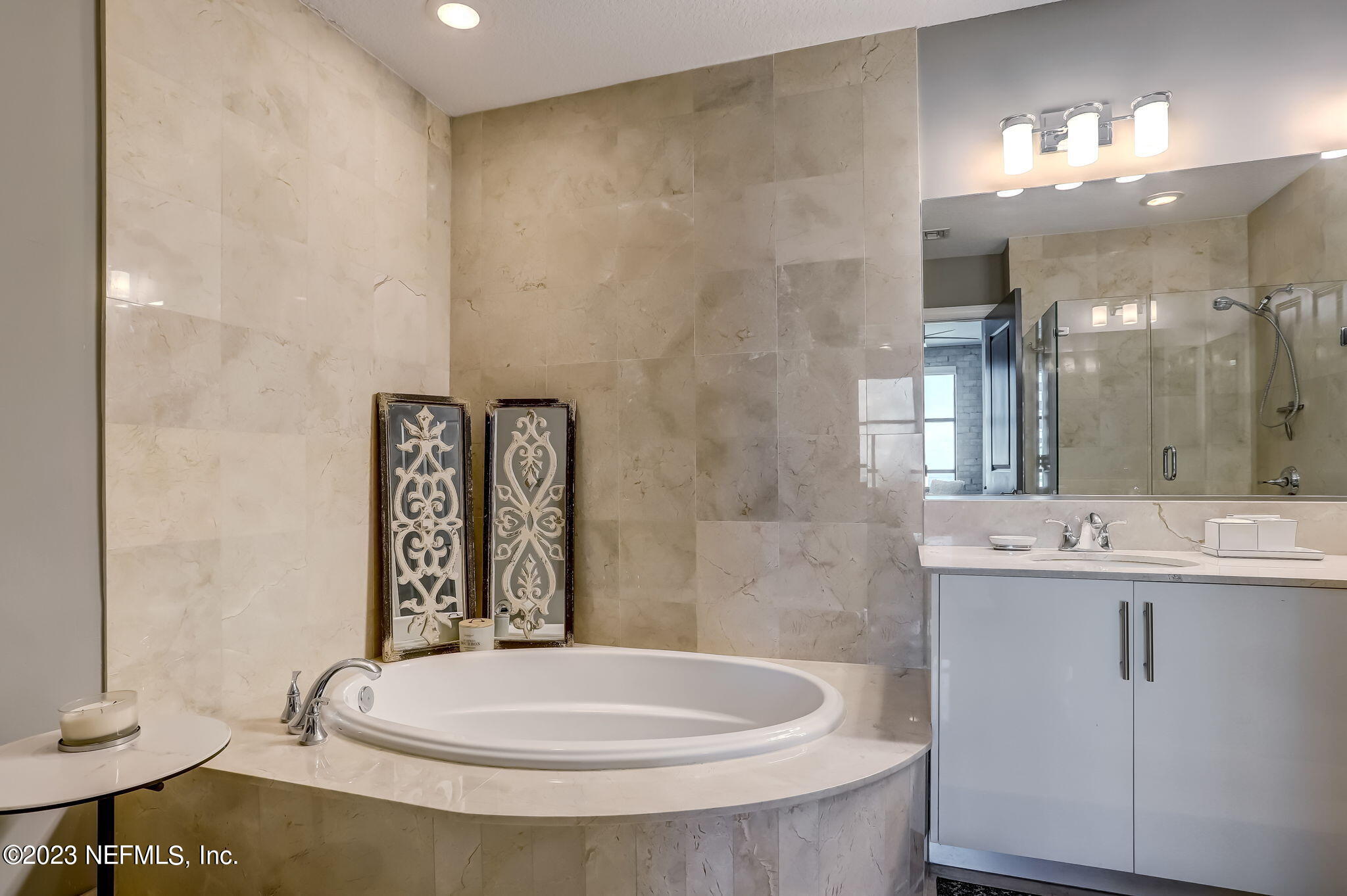 1431 RIVERPLACE Boulevard, 3001