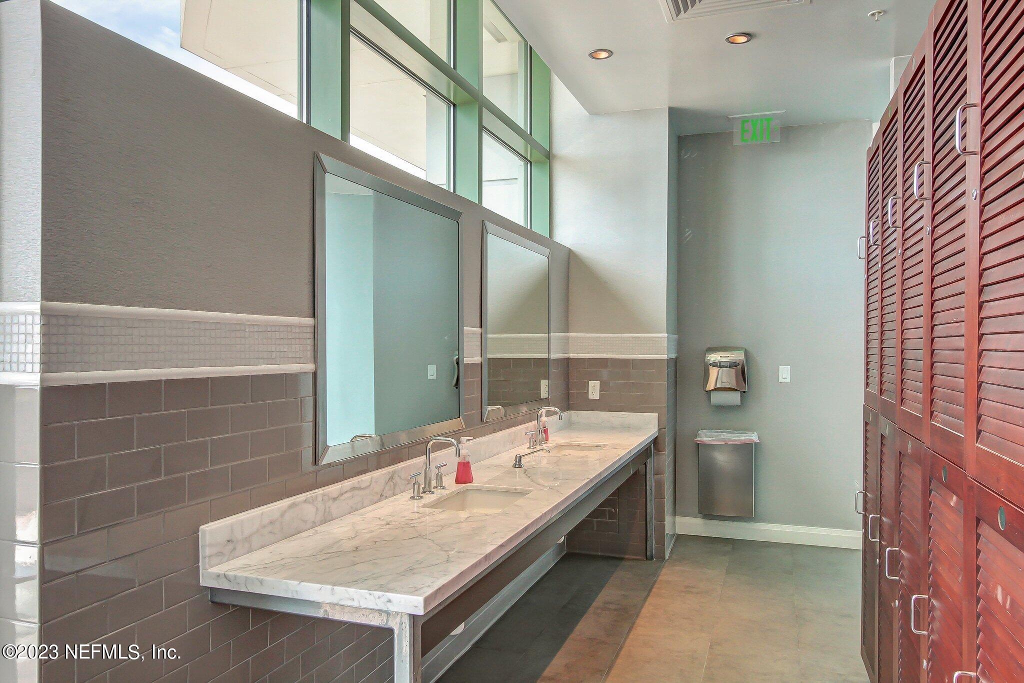 1431 RIVERPLACE Boulevard, 3001