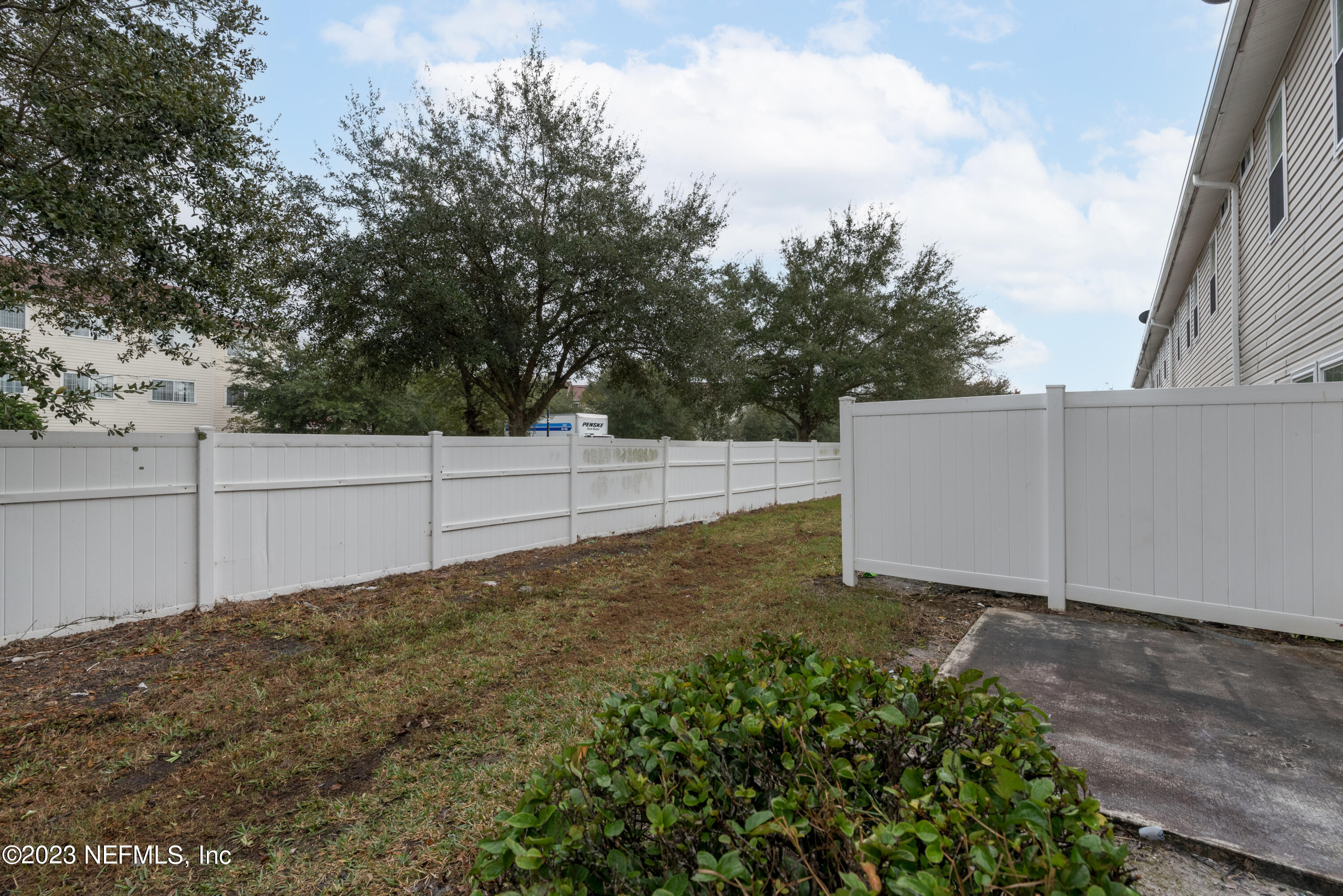 1671 BISCAYNE BAY Circle