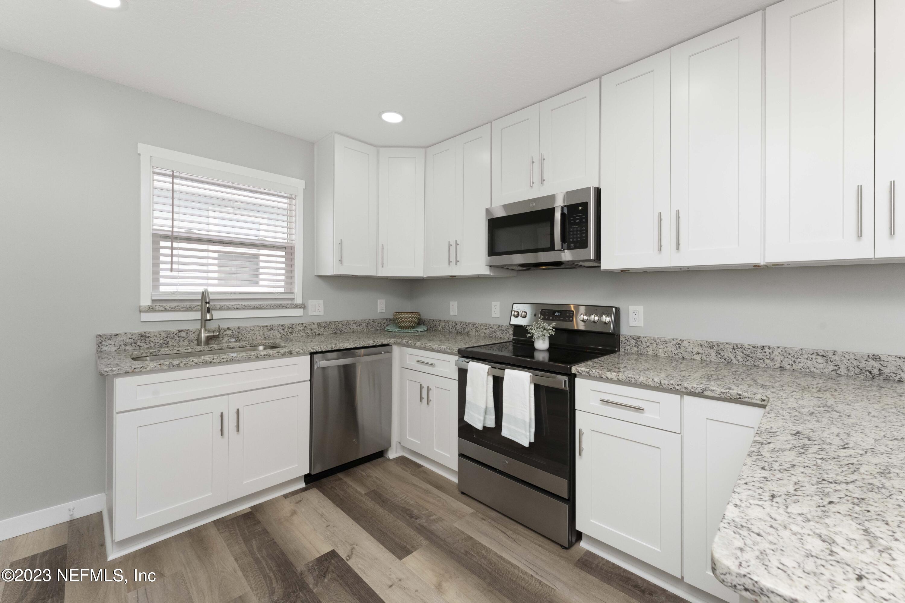 423 9TH Avenue N, 3