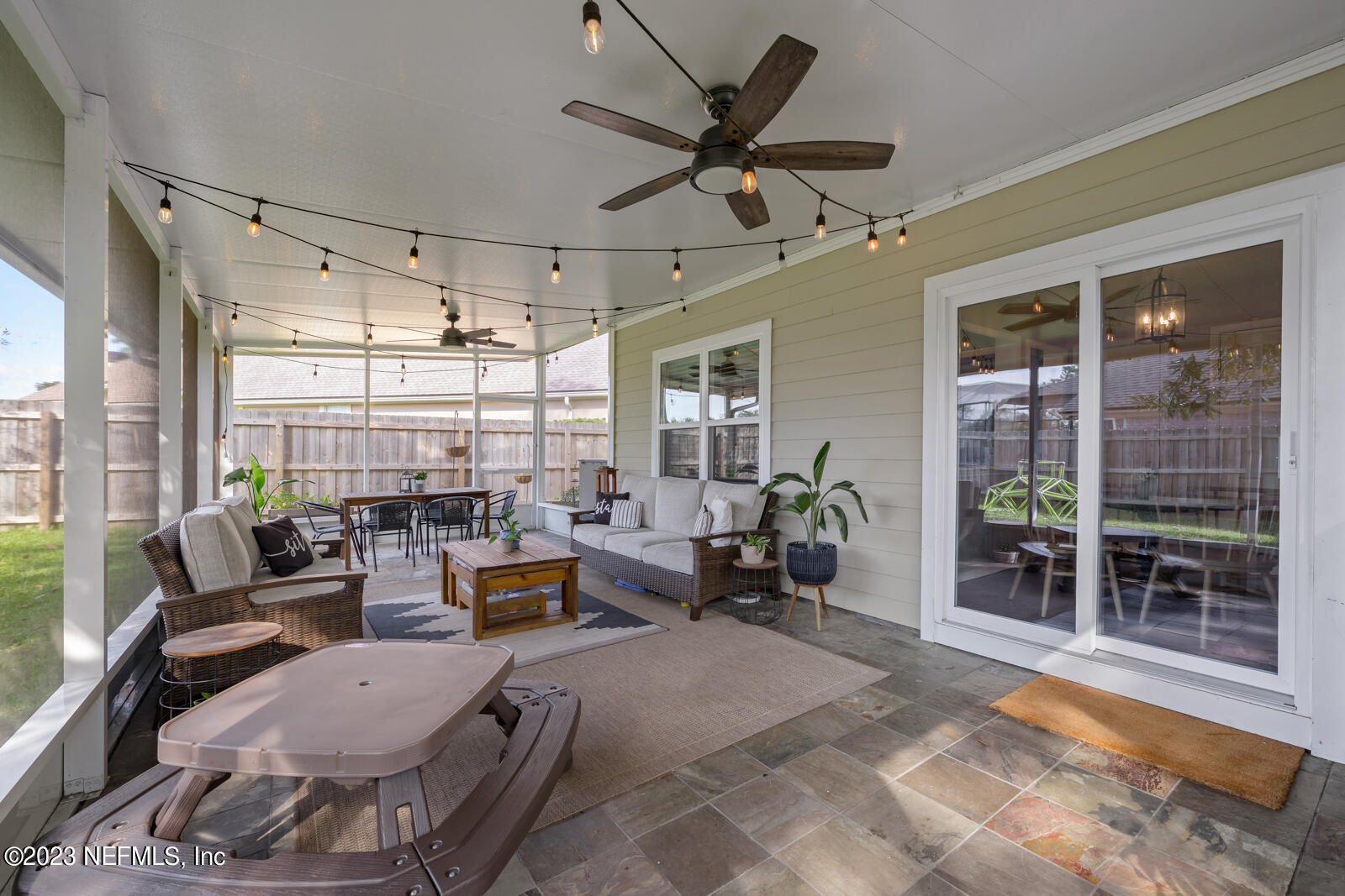 2124 NESTLING Court